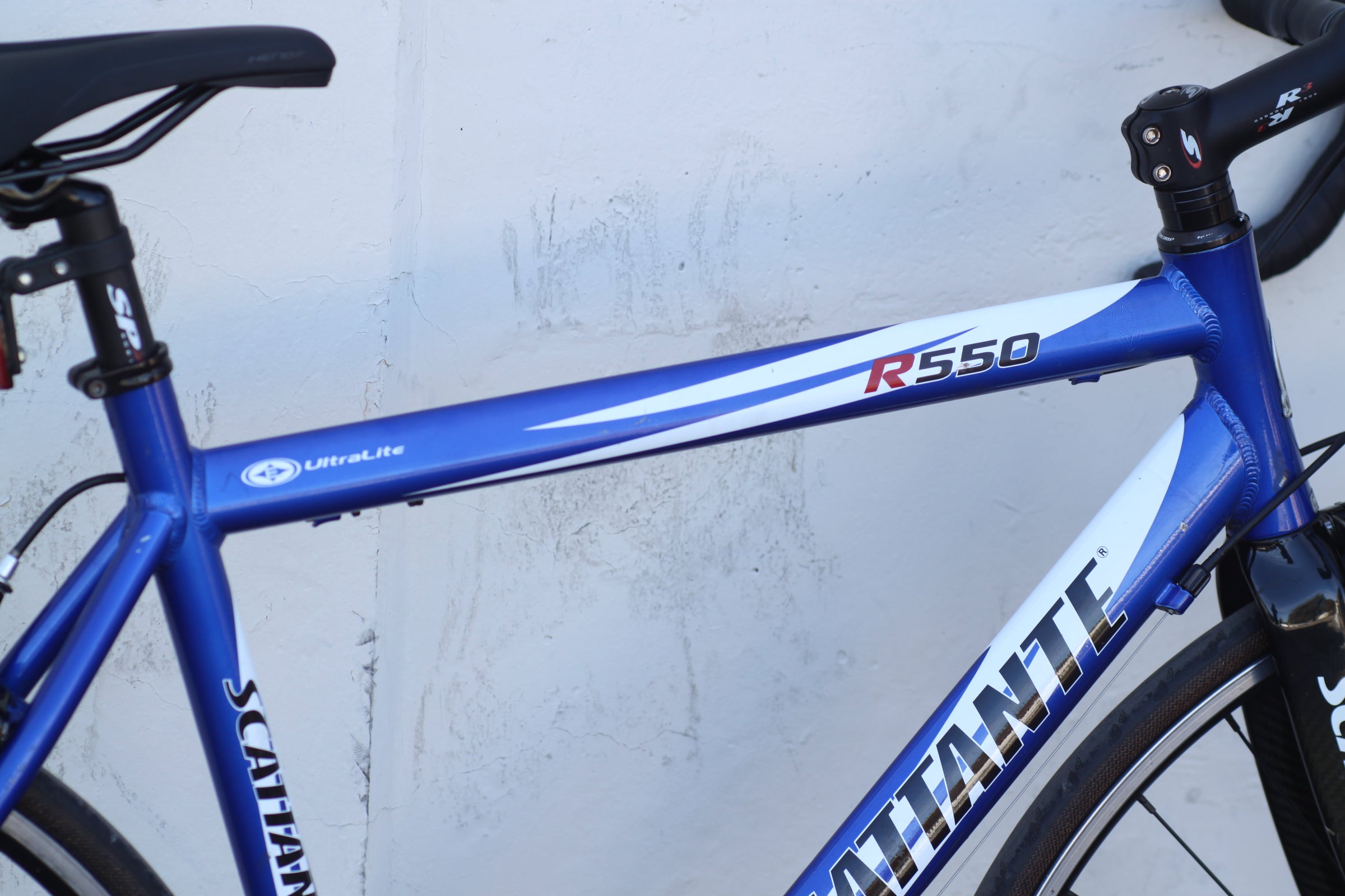 Scattante R550 Easton Aluminum Road Bike with Shimano 105 & Carbon