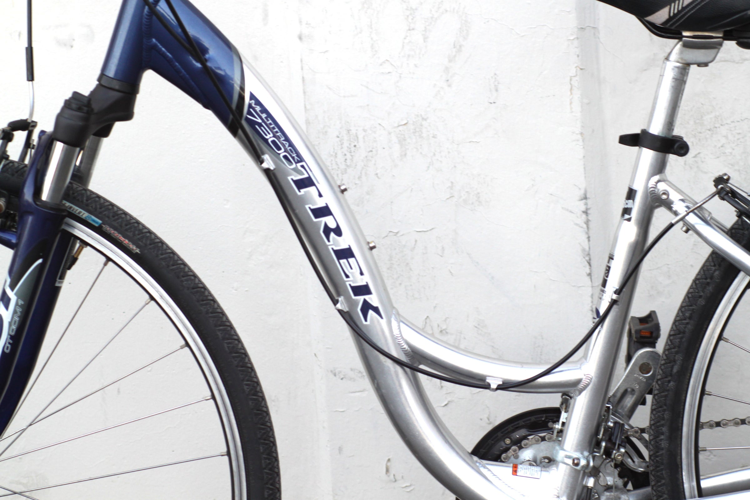 Trek Multitrack 7300 Women's Commuter Hybrid Bike - Low Step Thru 16"/40.5cm blue/silver - NLNO | Used Bikes for Sale - Silicon Valley Bicycle Exchange - Bay Area Trek Multitrack 7300 Women's Commuter Hybrid Bike - Low Step Thru 16"/40.5cm blue/silver - NLNO | Used Bikes for Sale - Silicon Valley Bicycle Exchange - Bay Area