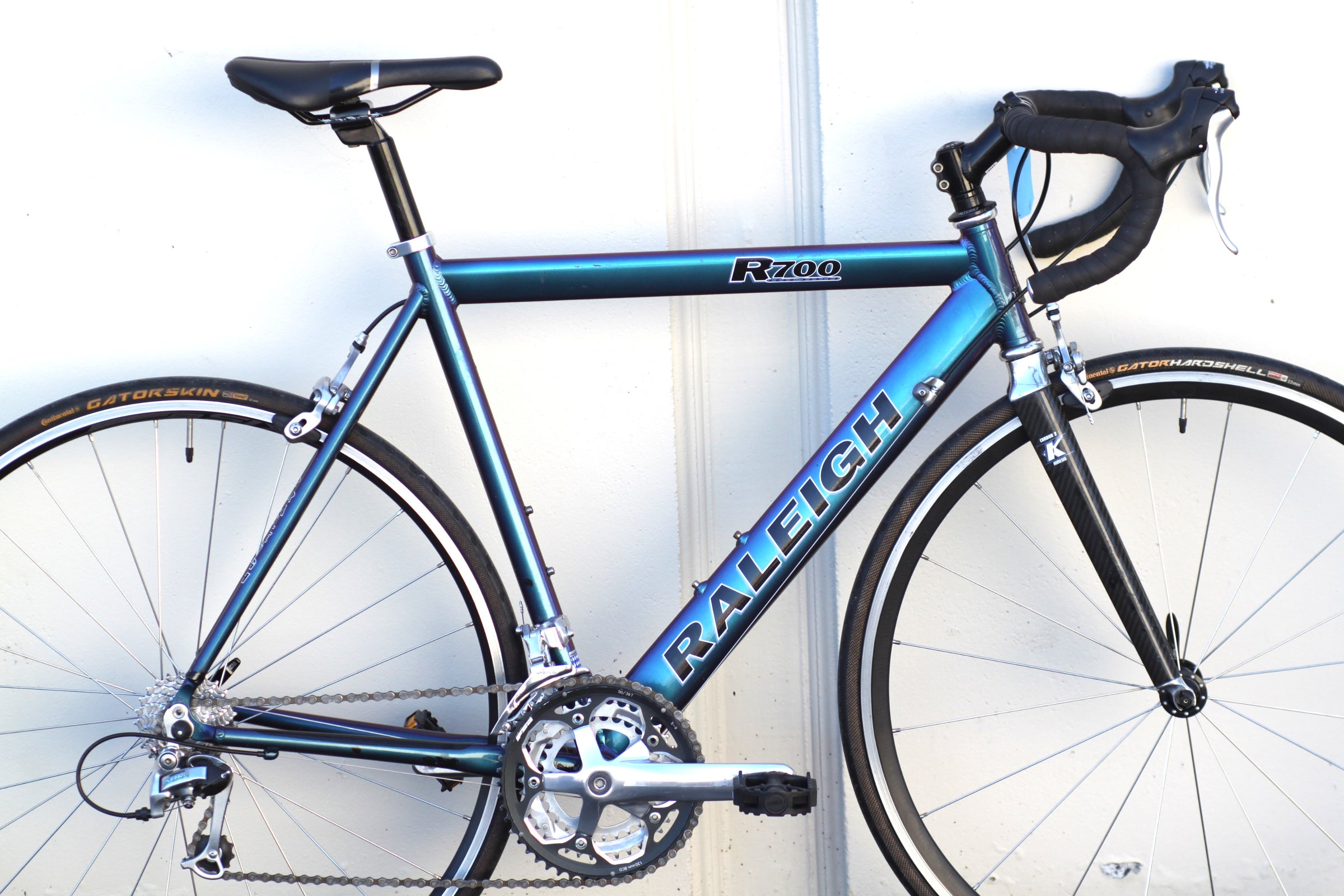 Raleigh R700 Road Bike with Kinesis Carbon Fork, Shimano