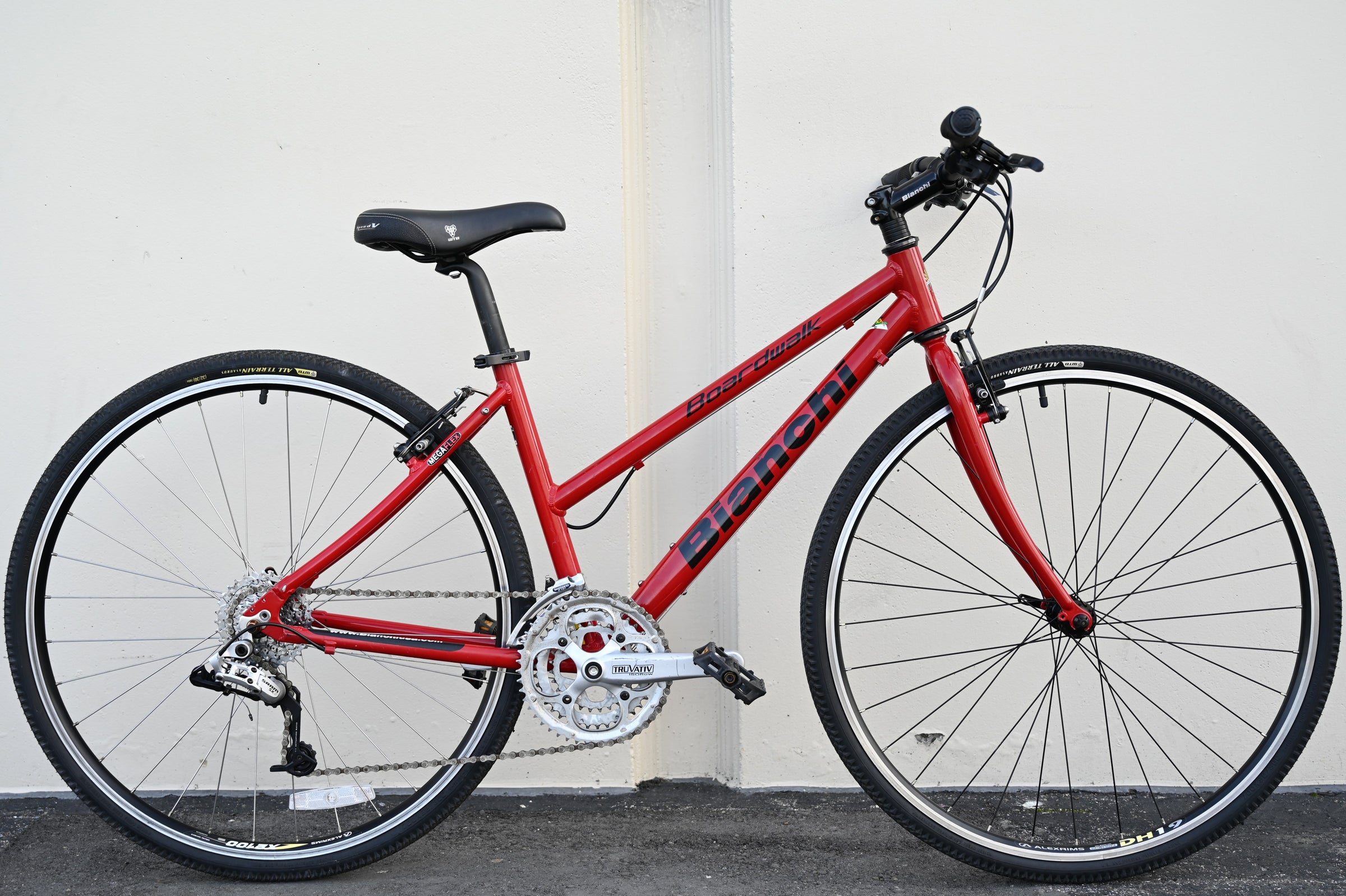 womens red bicycle XDSBIKE Nadine 7sp Women's Step-Through City Bike // Pink Coral this retro bike will have you cruising on the weekends and even commuting to work Ktaxon 26 inch Beach Cruiser