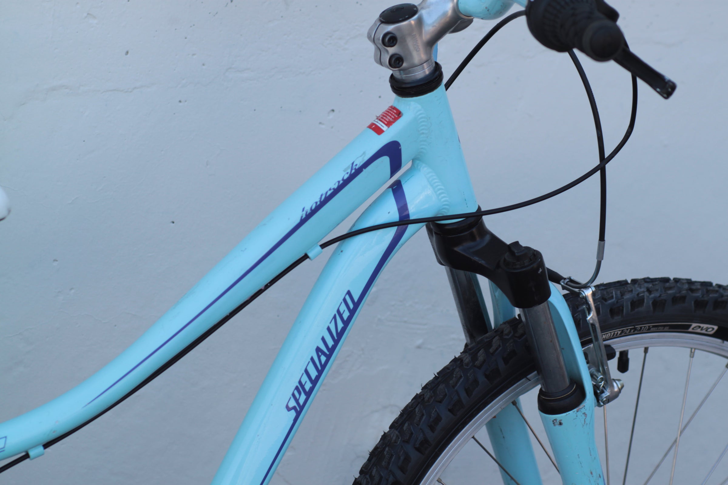 Specialized Hotrock 24 7-Speed Girls Bike blue - VEPE | Used Bikes