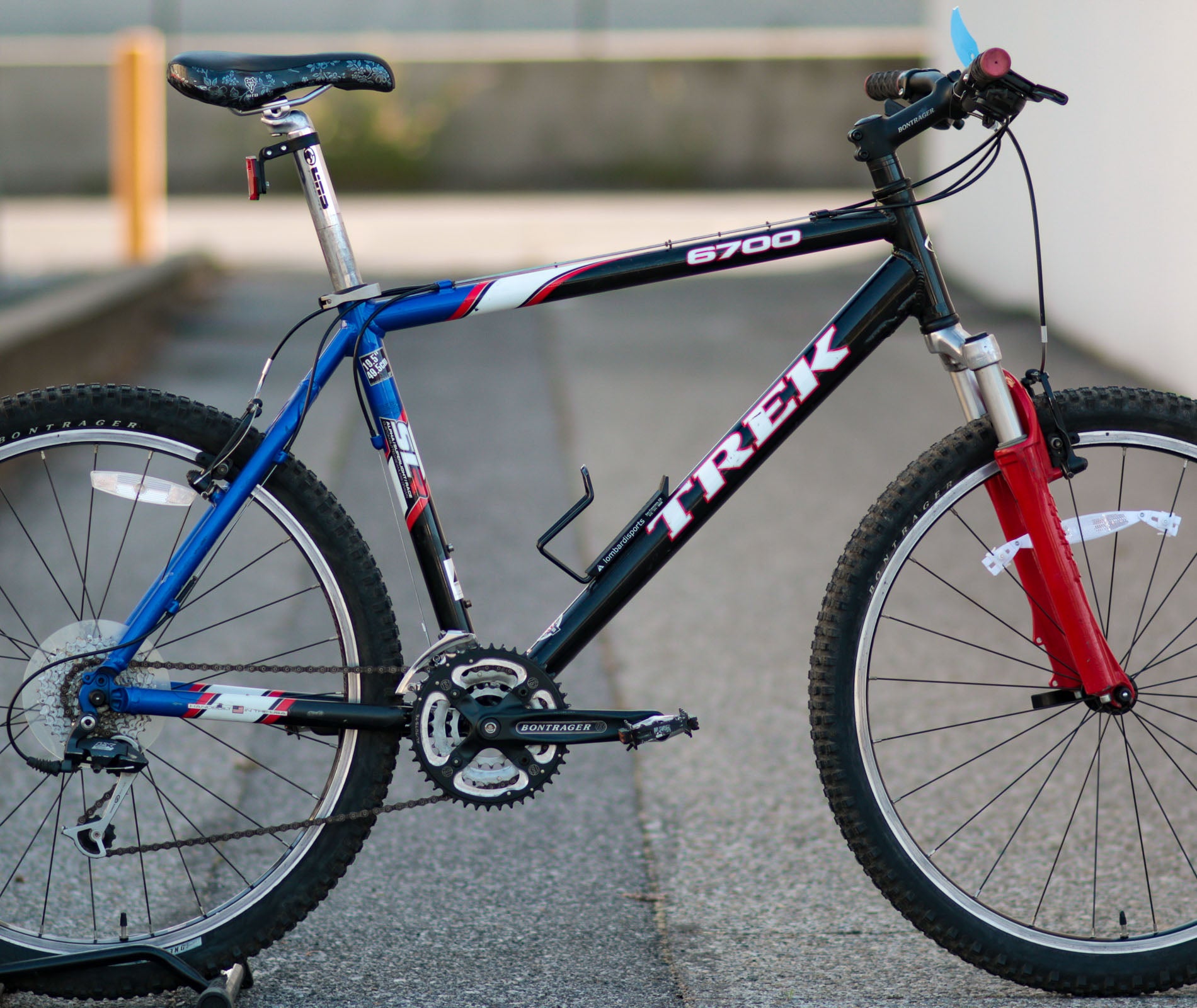 Trek 6700 Hardtail Aluminum Mountain Bike with Rock Shox Duke Fork 19.5 49.5 cm Blue Black