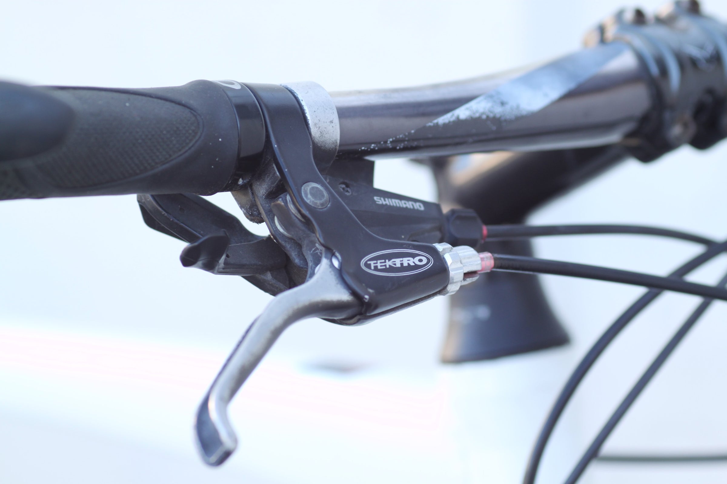 Felt V110F Commuter Hybrid Bike with Shimano Drivetrain, 700x32c