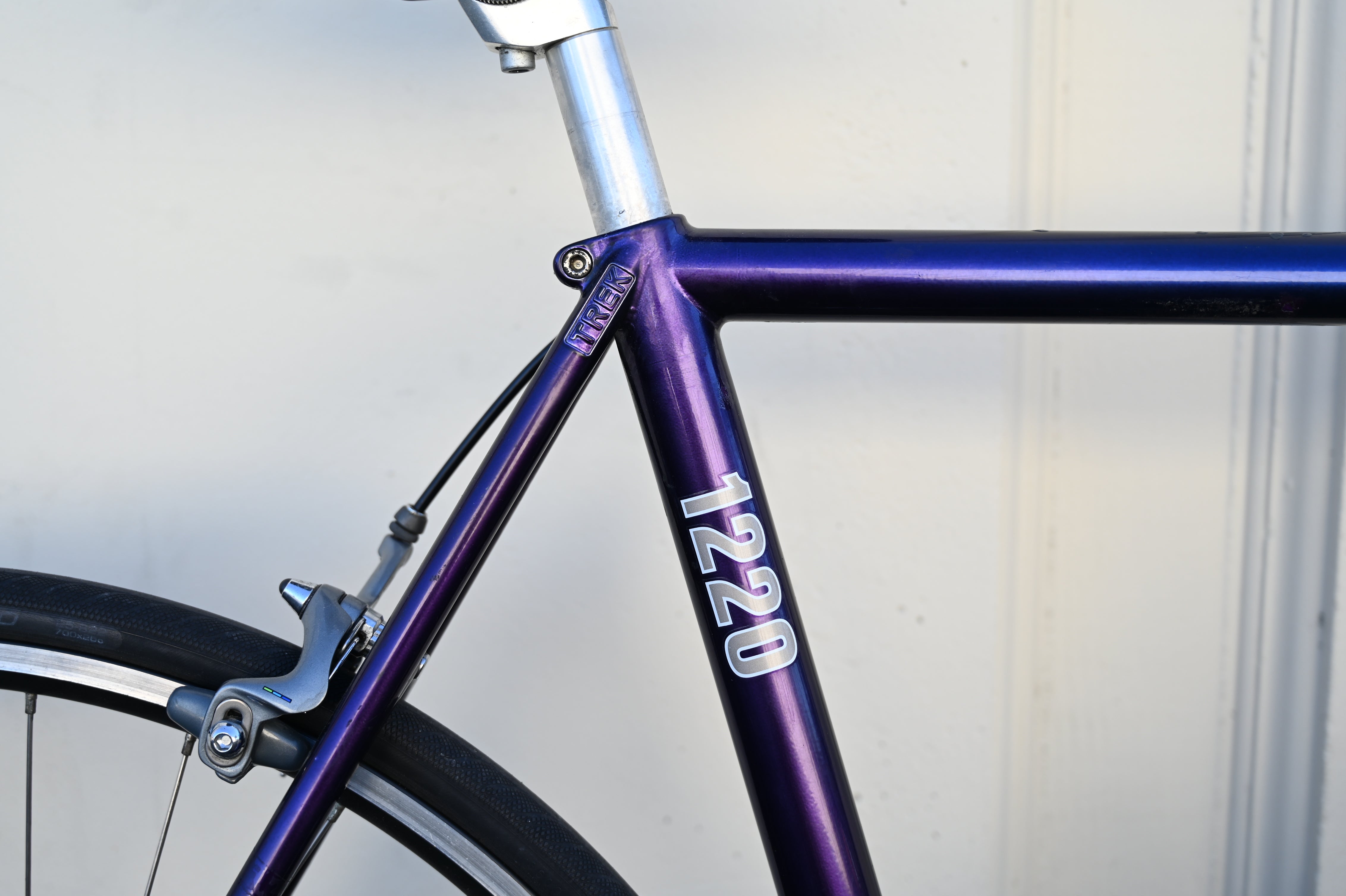 SRP チタン クイックリリース パープル　アルマイト　oldmtb ビンテージ Trek 1220 Vintage Road Bike with ZX Series Aluminum Frame, Shimano