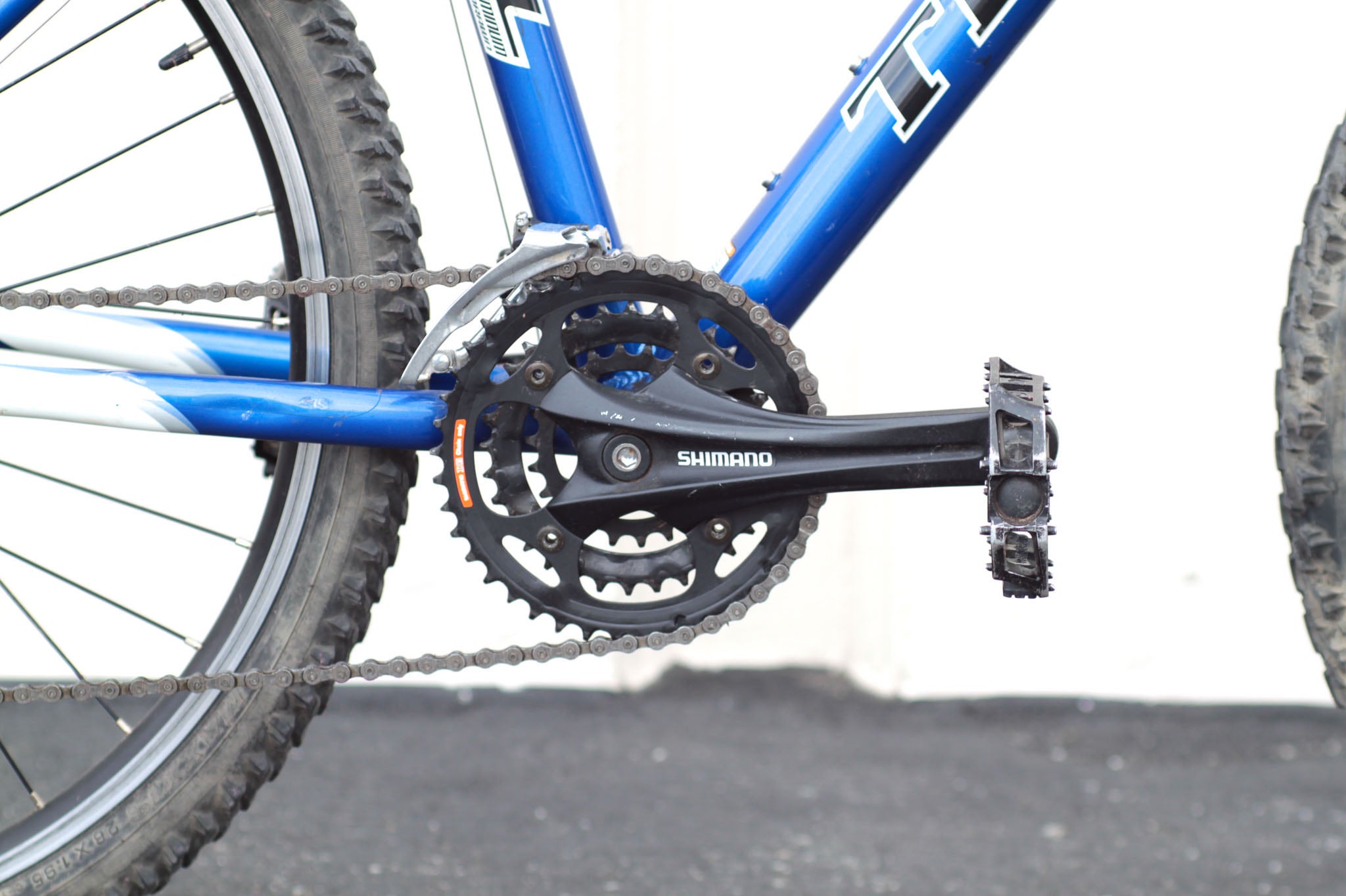 Trek 4500 Hardtail MTB with Rock Shox Judy Fork blue/white