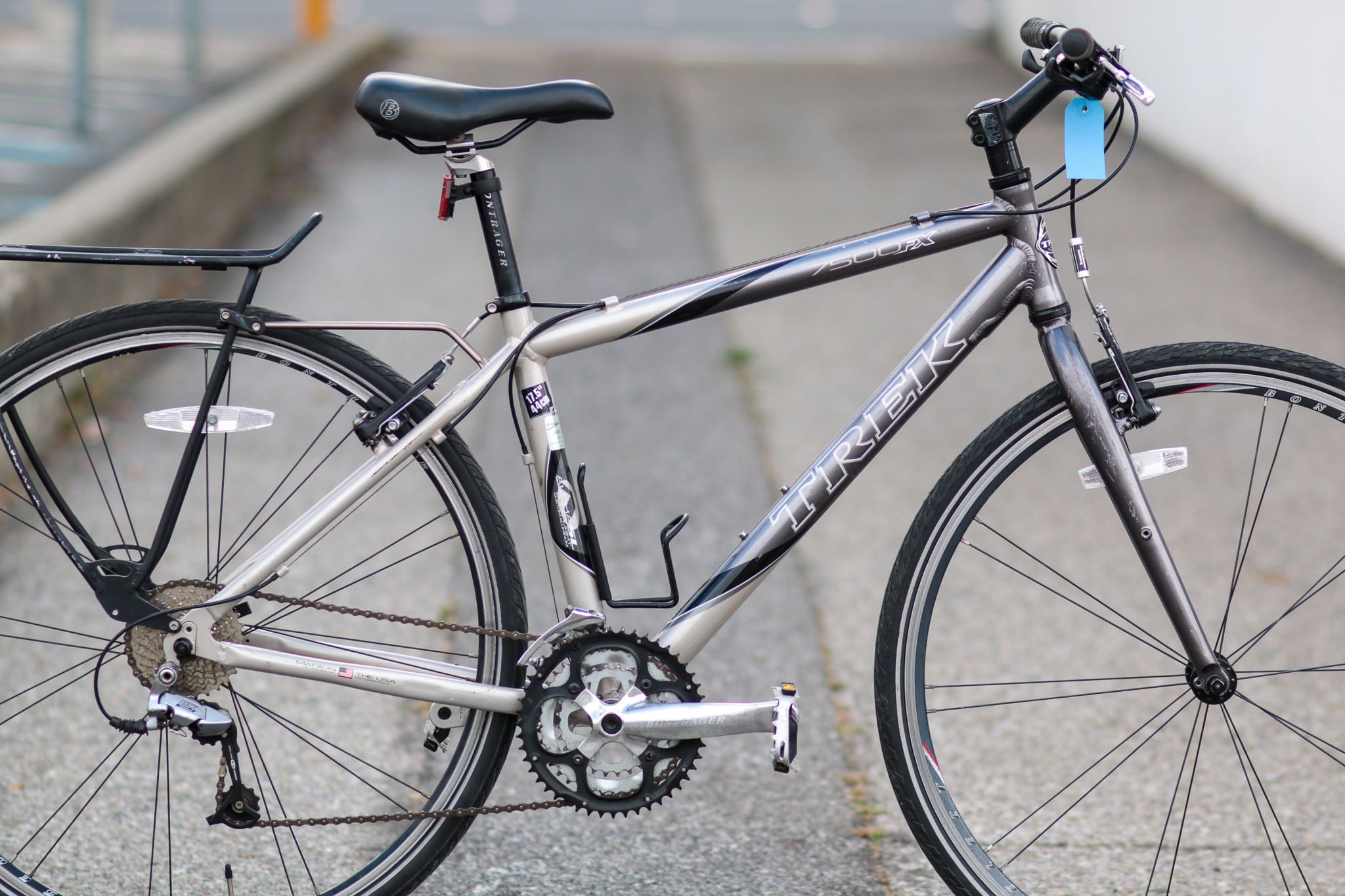 Trek 7500 FX Commuter / Hybrid Bike - Lightweight 17.5