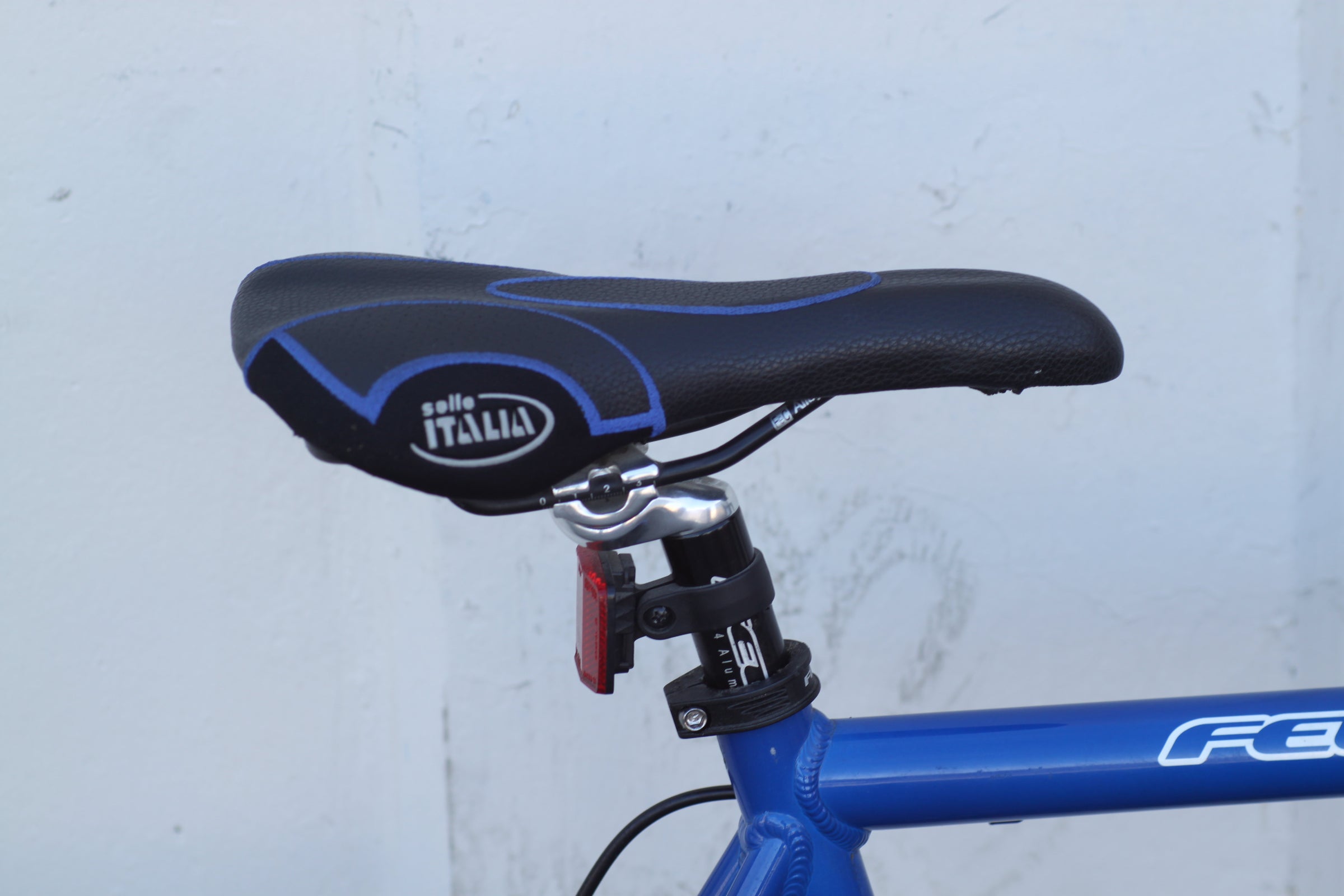 Felt F70 Aluminum Road Bike with Carbon Fork and Shimano 105 58cm