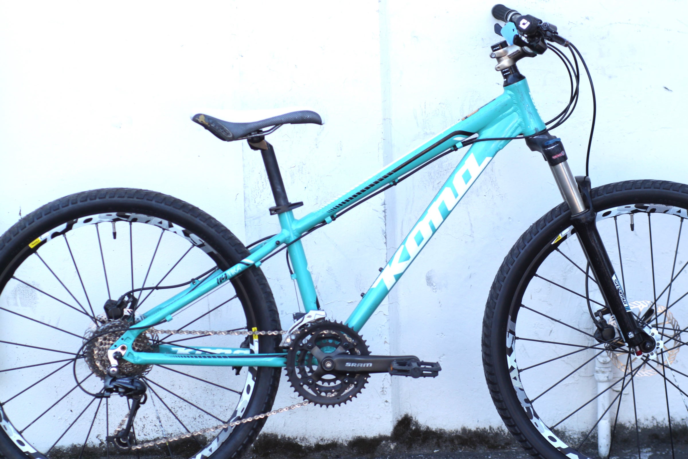 Kona Tika Hardtail MTB with SR Suntour Fork and Disc Brakes XS