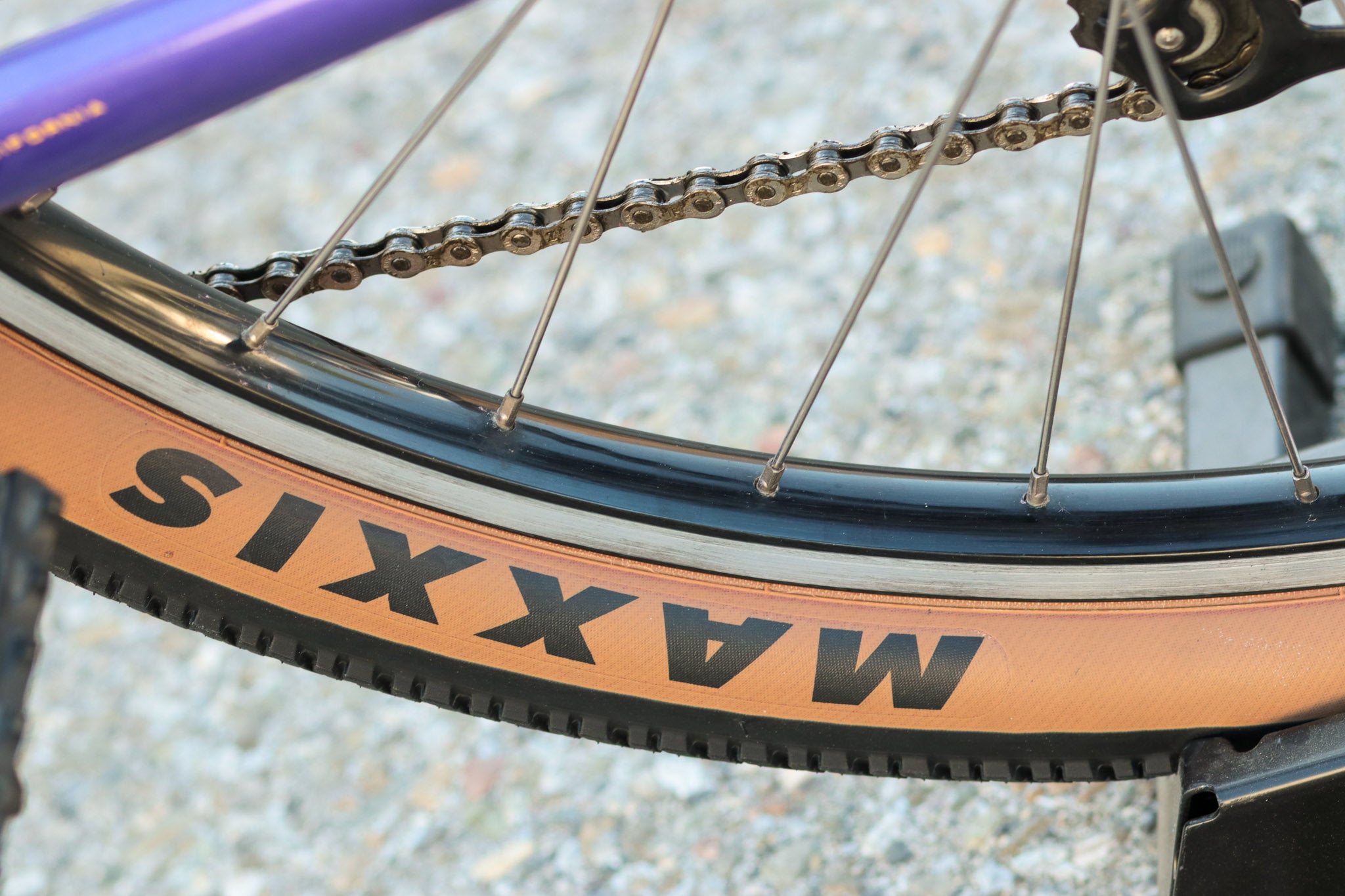 Specialized RockHopper Sport Vintage Mountain Bike with New Maxxis Tires purple KTZP