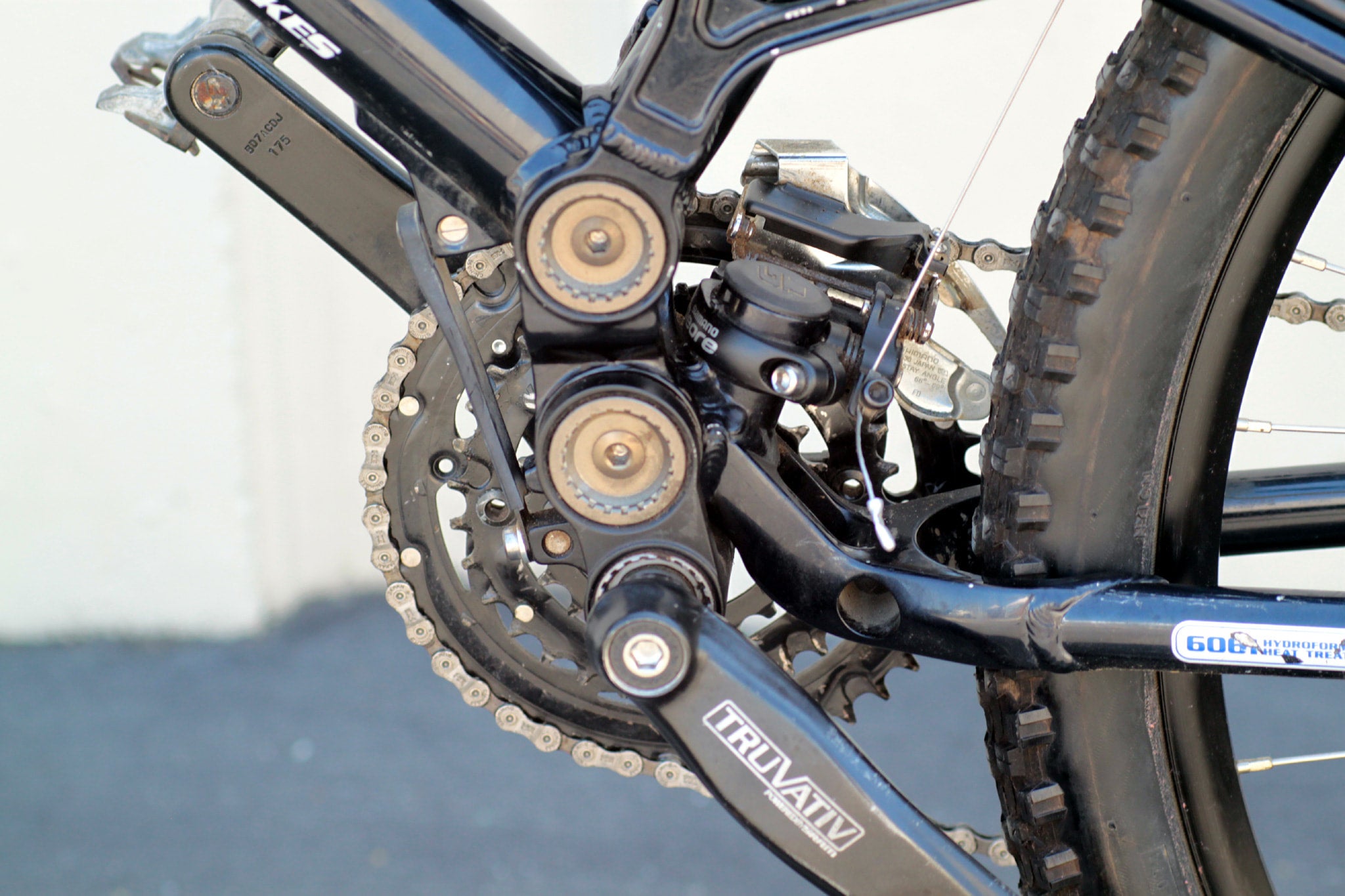 GT I Drive 4 4.0 Full Suspension Mountain Bike with Disc Brakes VYXB