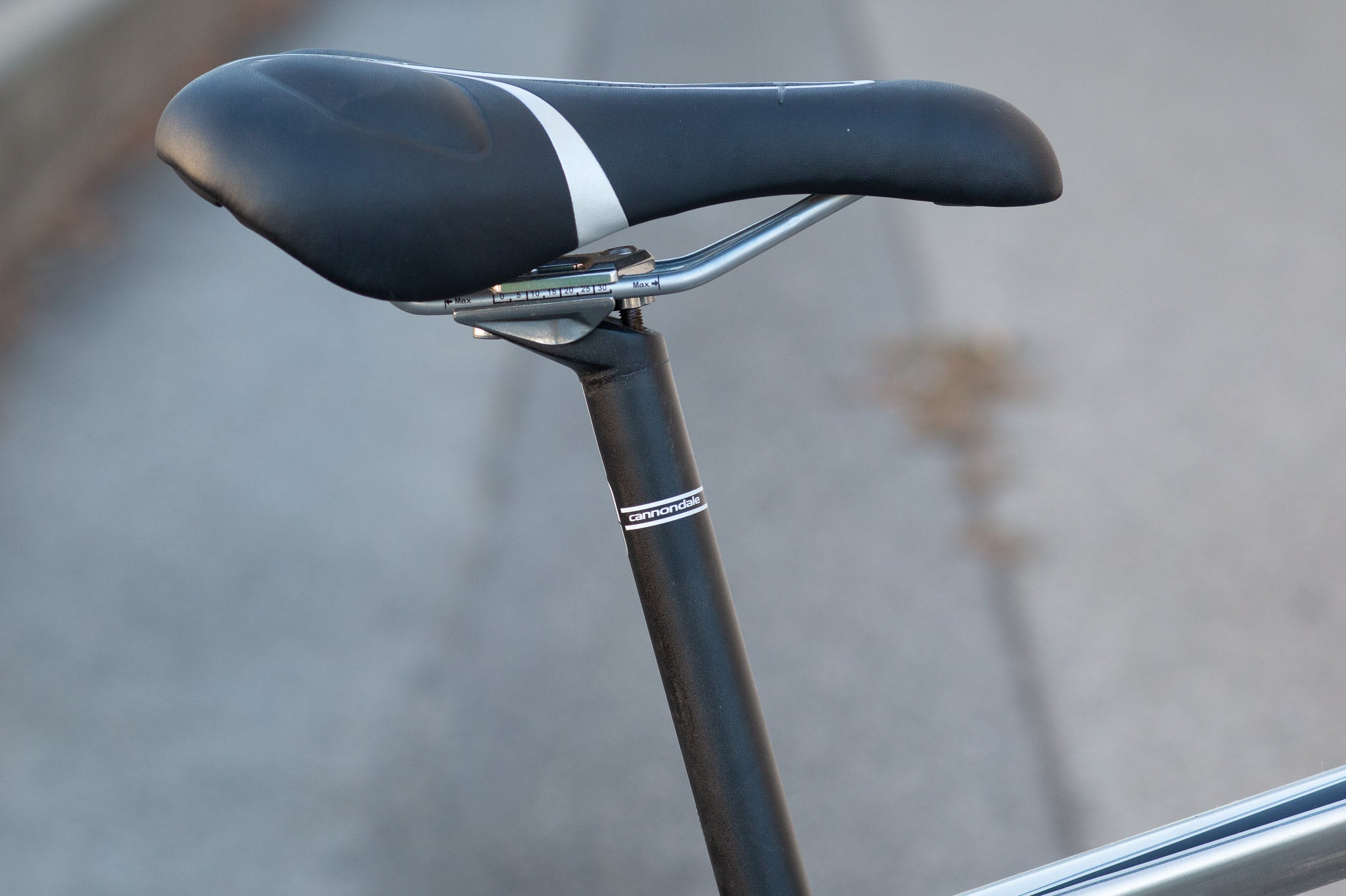 Cannondale Quick One CdA Aluminum Hybrid with Shimano 105 and Carbon Fork M silver FRKX