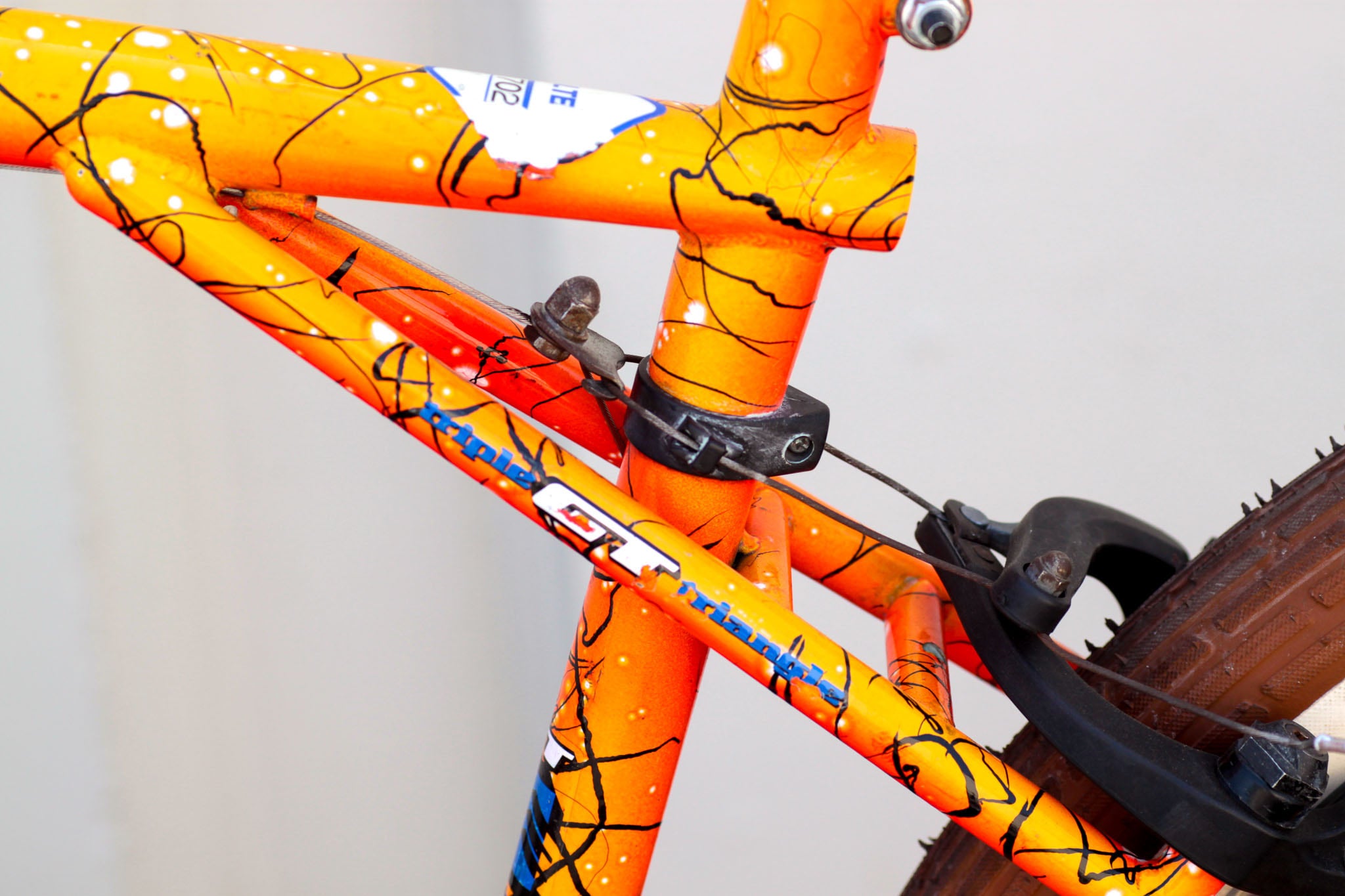 GT Outpost Vintage MTB Turned 1x Cruiser with Orange Splatter Paint orange CYTT