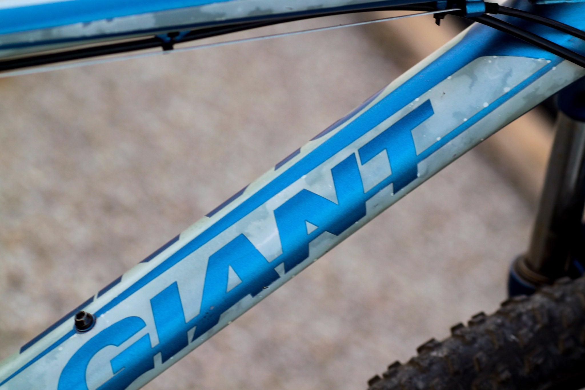 Giant Talon 4 27.5 Mountain Bike SR Suntour Fork Disc Brakes M blue YFBN