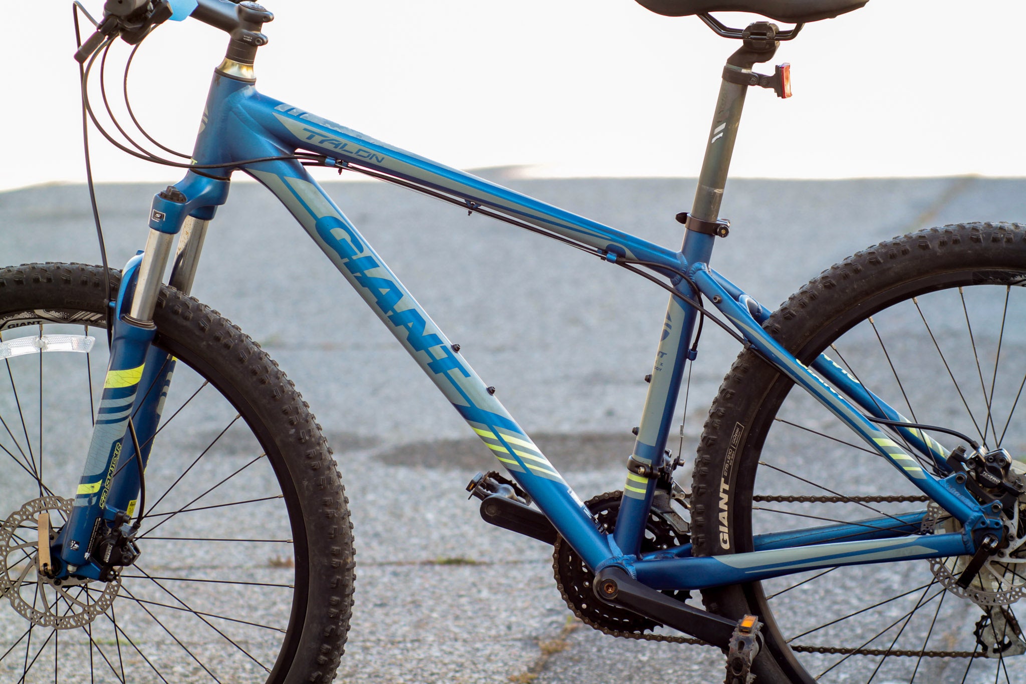 Giant Talon 4 27.5 Mountain Bike SR Suntour Fork Disc Brakes M blue YFBN Used Bikes for Sale Silicon Valley Bicycle Exchange Bay Area