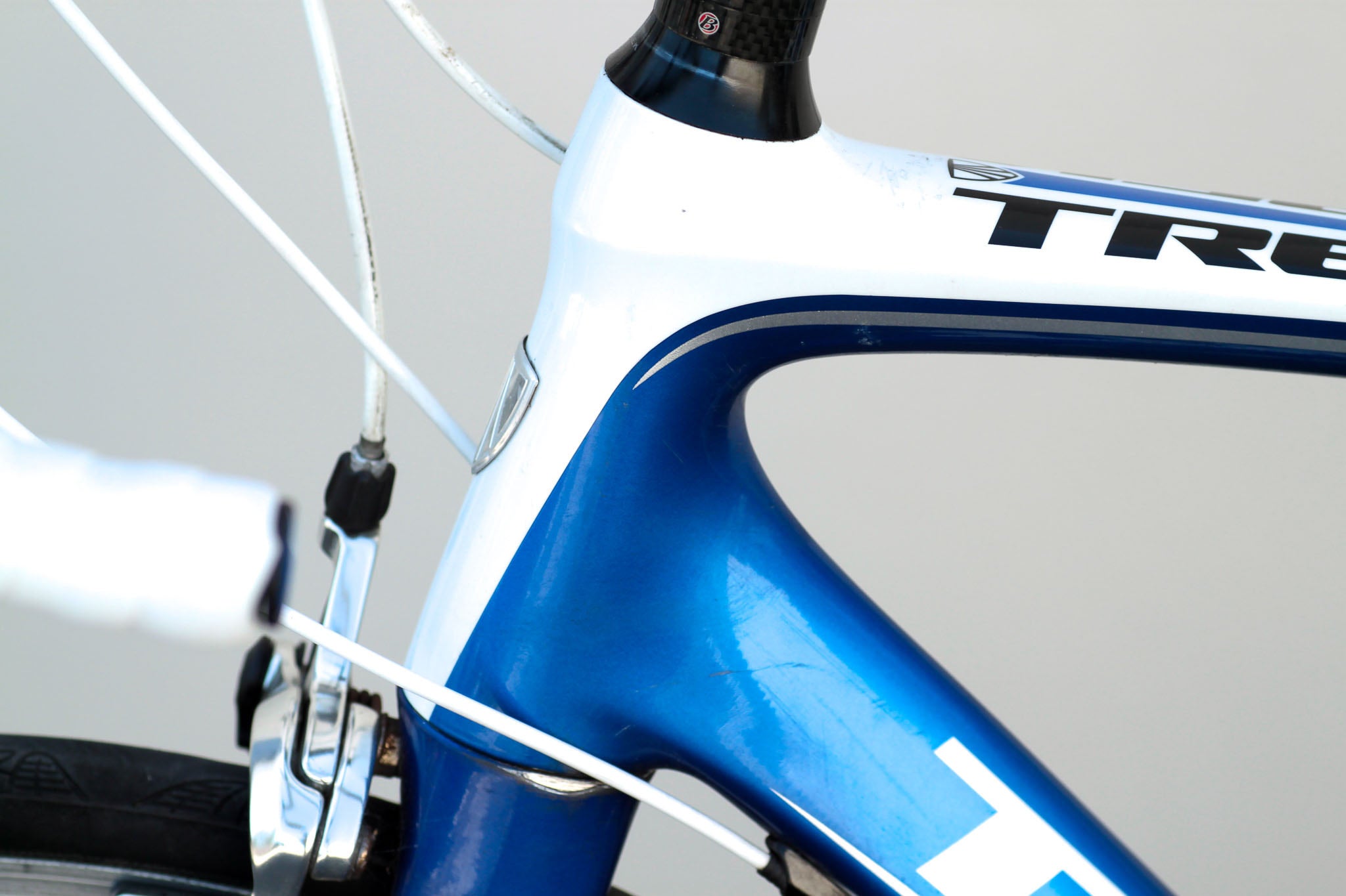 Trek Madone 4.5 Carbon Road Bike with Shimano 105 Ultegra 54cm blue white WNTZ Used Bikes for Sale Silicon Valley Bicycle Exchange Bay Area