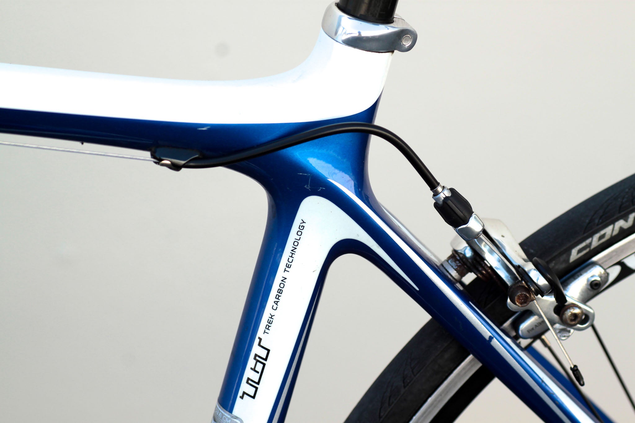 Trek Madone 4.5 Carbon Road Bike with Shimano 105 Ultegra 54cm blue white WNTZ Used Bikes for Sale Silicon Valley Bicycle Exchange Bay Area