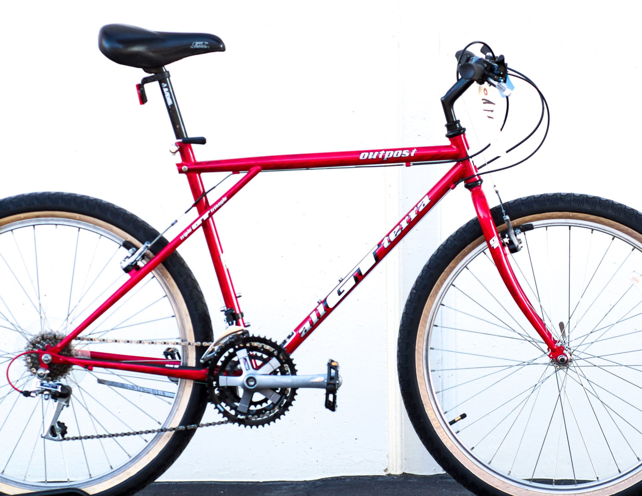GT Outpost All Terra Vintage MTB with New Cruiser Tires red NZOP