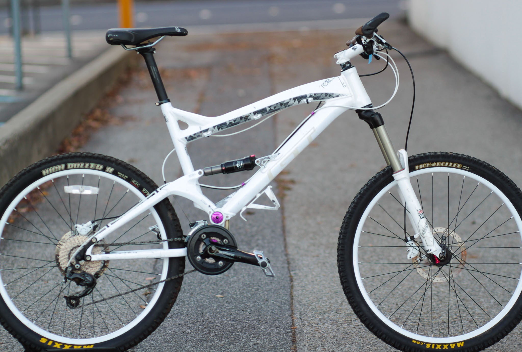 GT Force 3.0 Full Suspension Mountain Bike with Disc Brakes white MOQI Used Bikes for Sale Silicon Valley Bicycle Exchange Bay Area