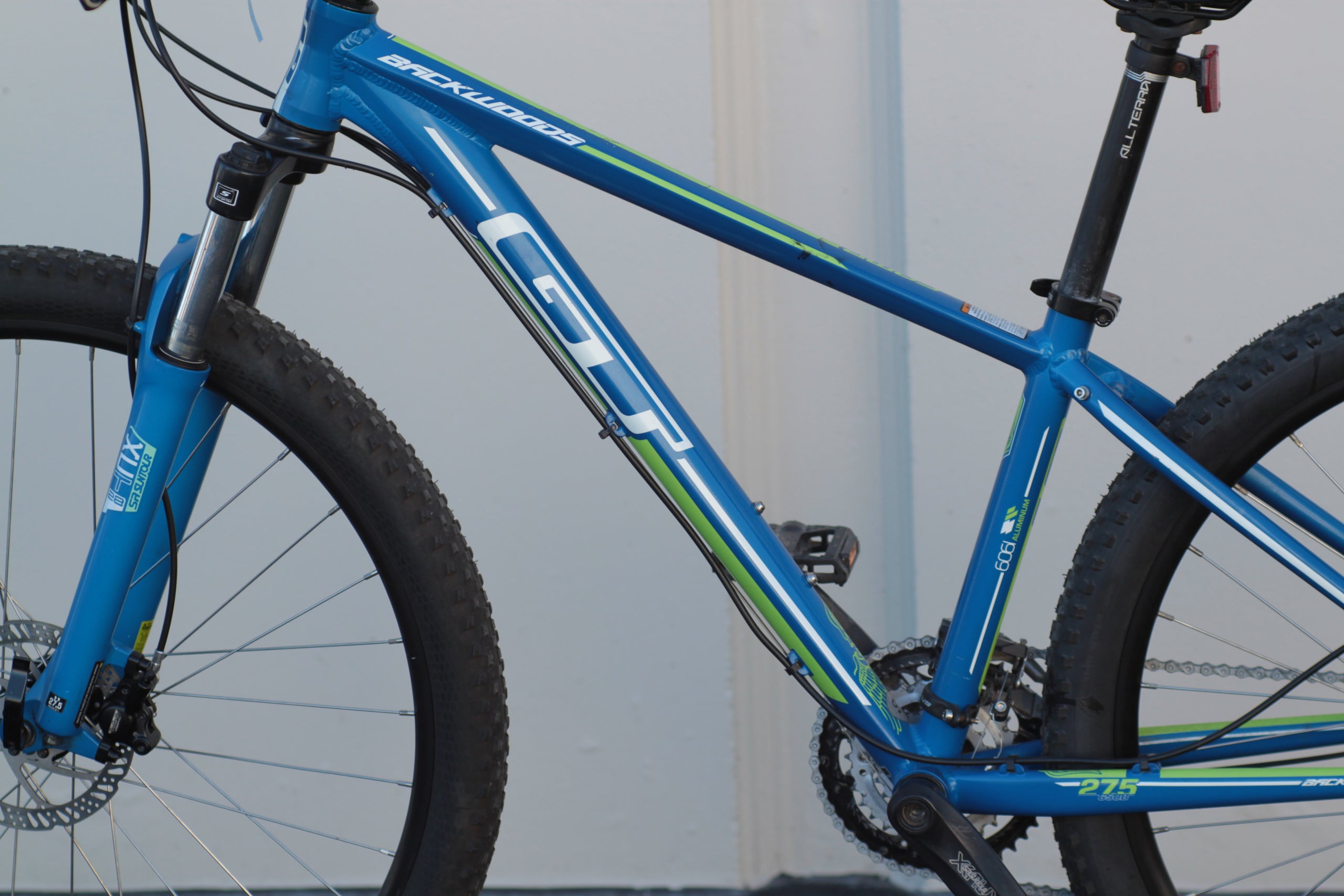 Gt backwoods comp mountain bike best sale