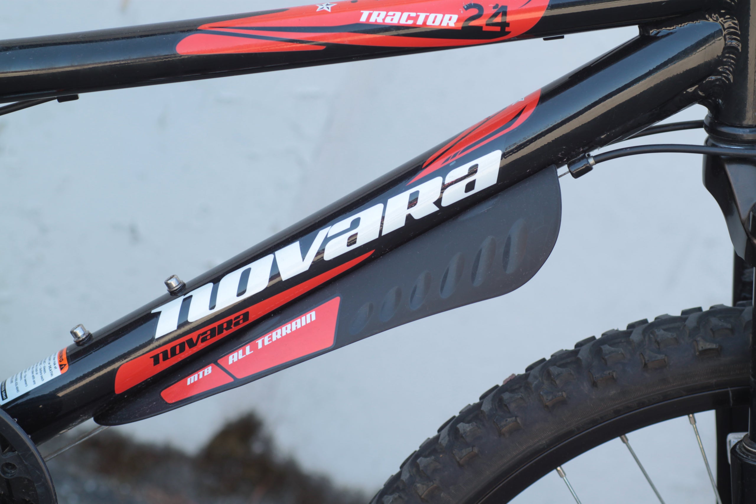 Novara Tractor 24 Kid s Mountain Bike with Spinner Fork black RQJB