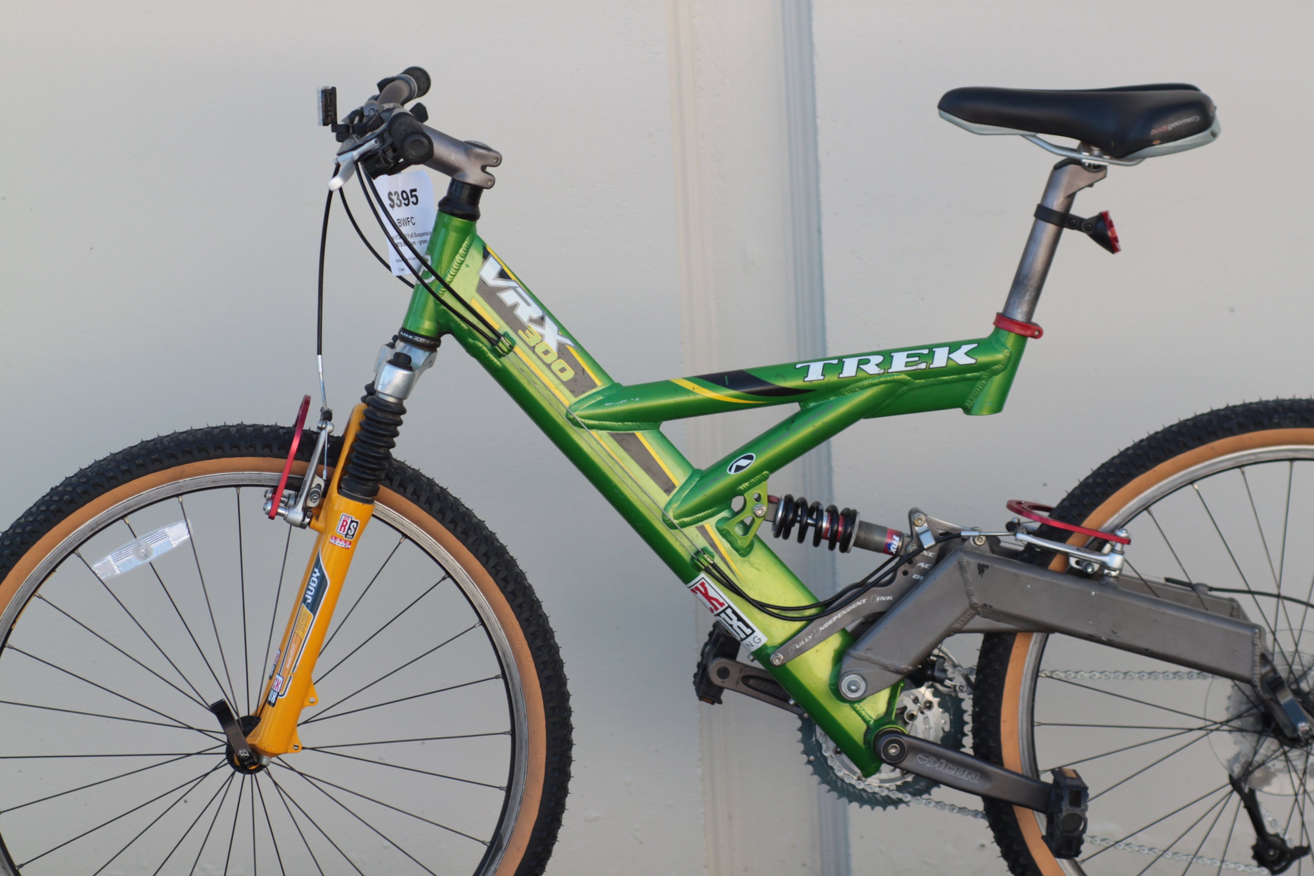 Trek 300 mountain bike best sale