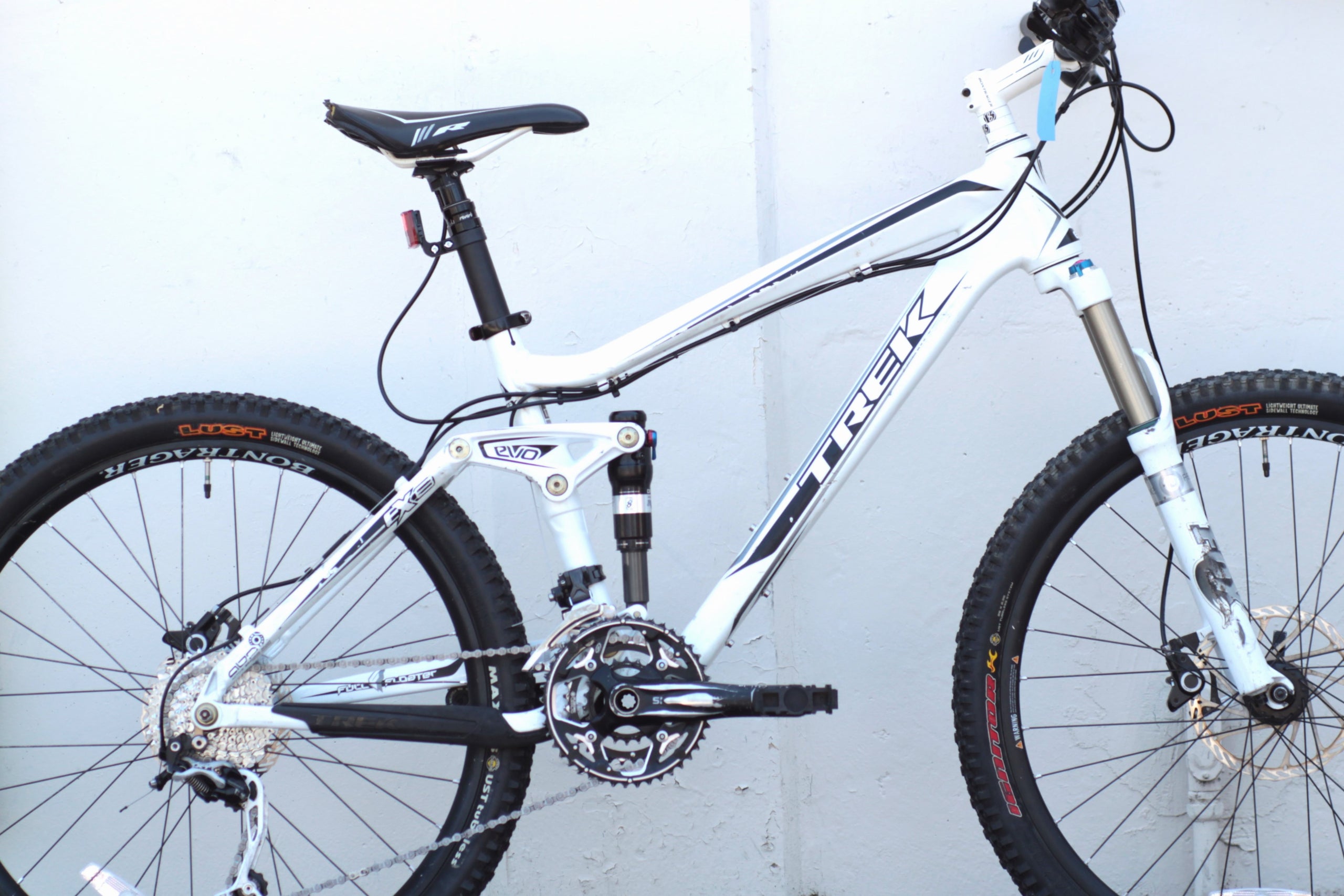 Trek Fuel EX8 Full Suspension Mountain Bike with Fox Fork and Shock Dropper Post 17.5 virtual 16.5 actual white GVJD Used Bikes for Sale Silicon Valley Bicycle Exchange Bay Area