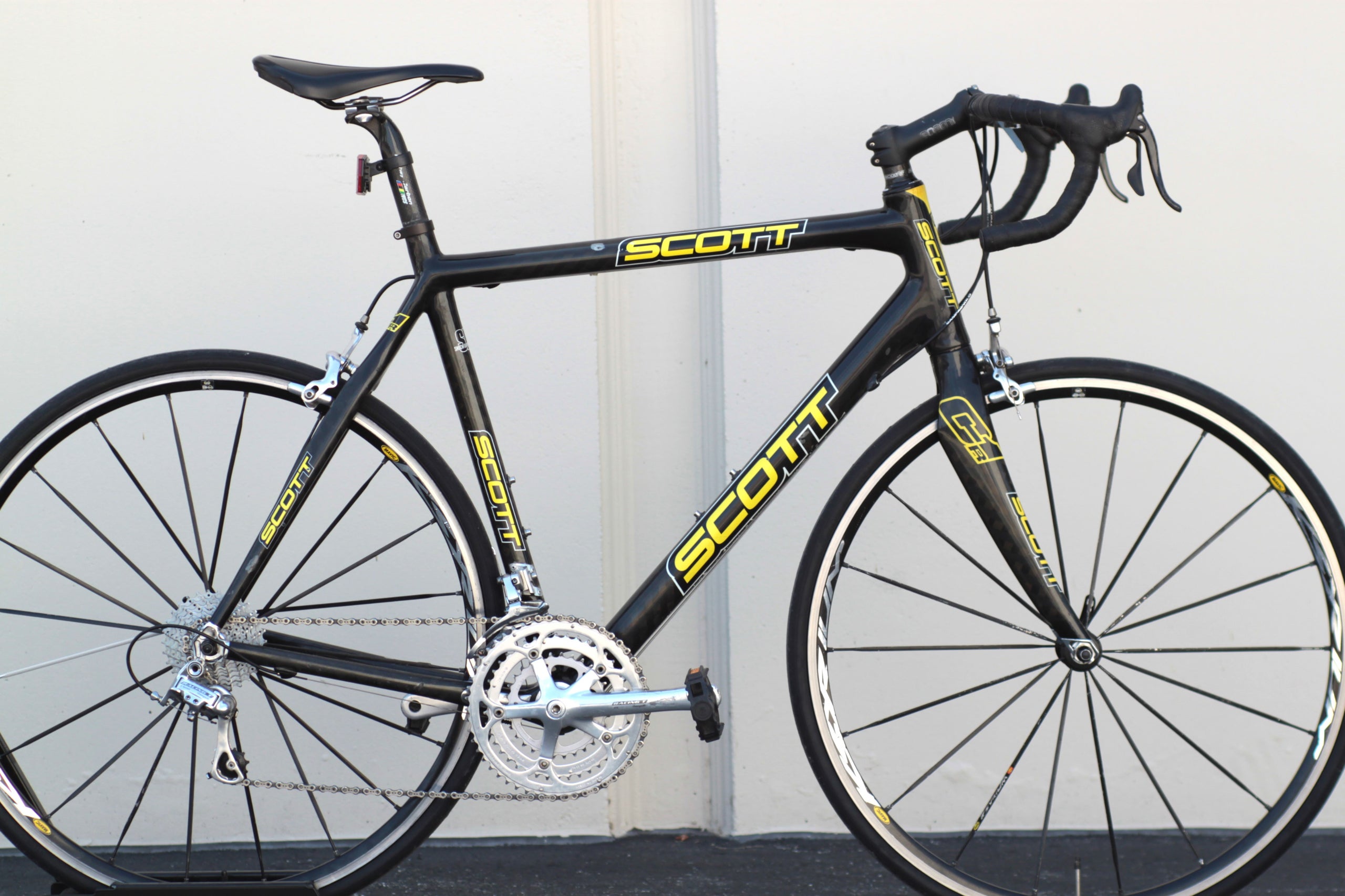 Scott CR1 Team Issue Full Carbon Road Bike with Campagnolo Racing T black RBYQ