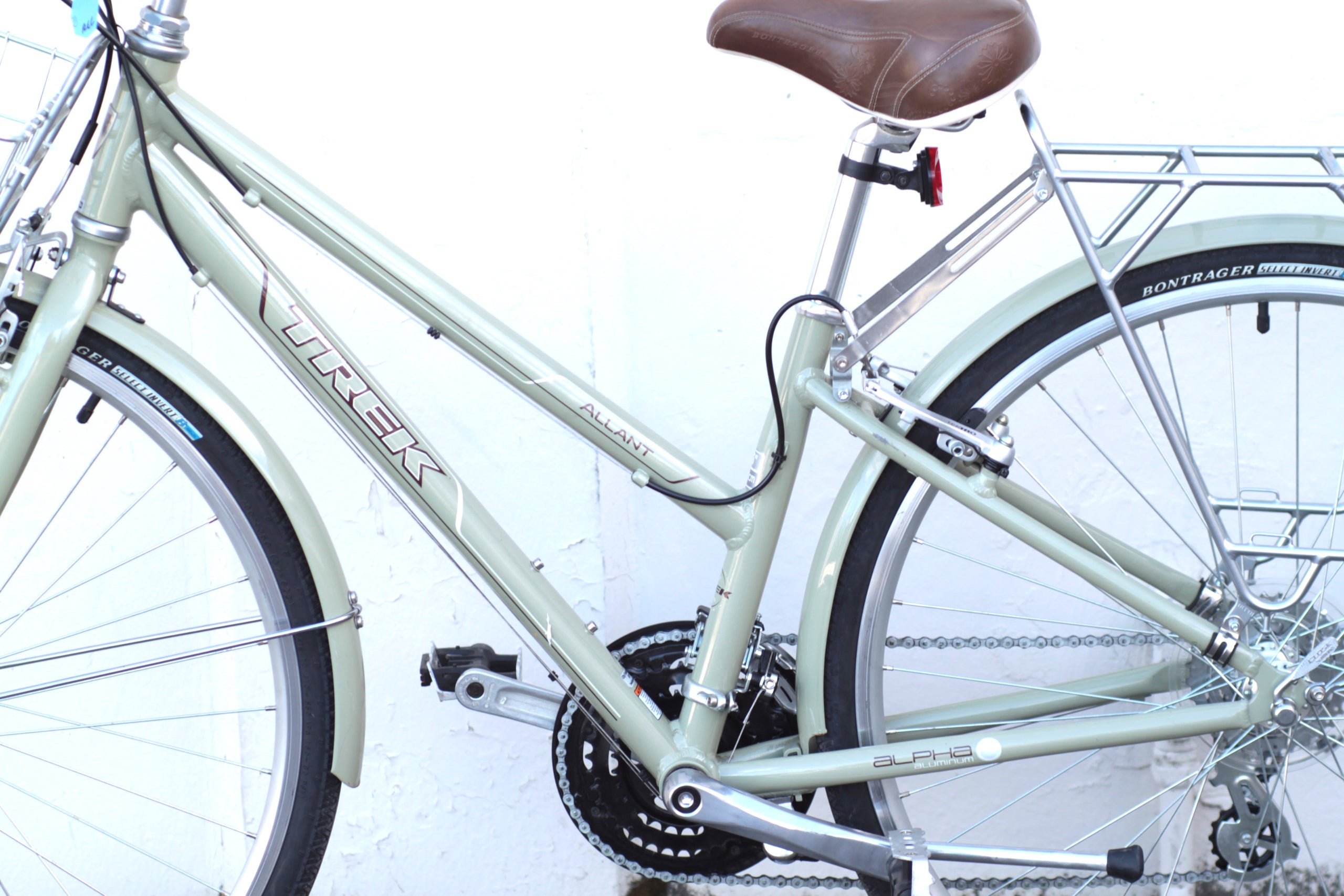Trek allant alpha clearance