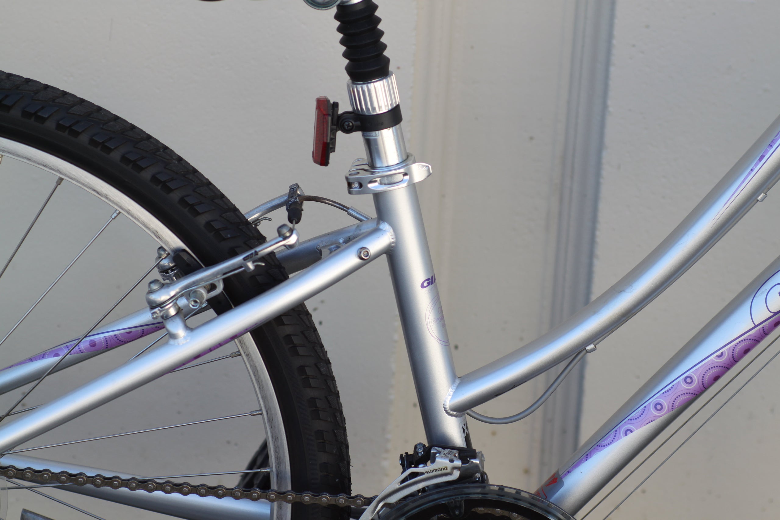 Giant Sedona ST Women s Commuter Hybrid with Step Thru Frame Great for Shorter Riders XS silver SUJO Used Bikes for Sale Silicon Valley Bicycle Exchange Bay Area