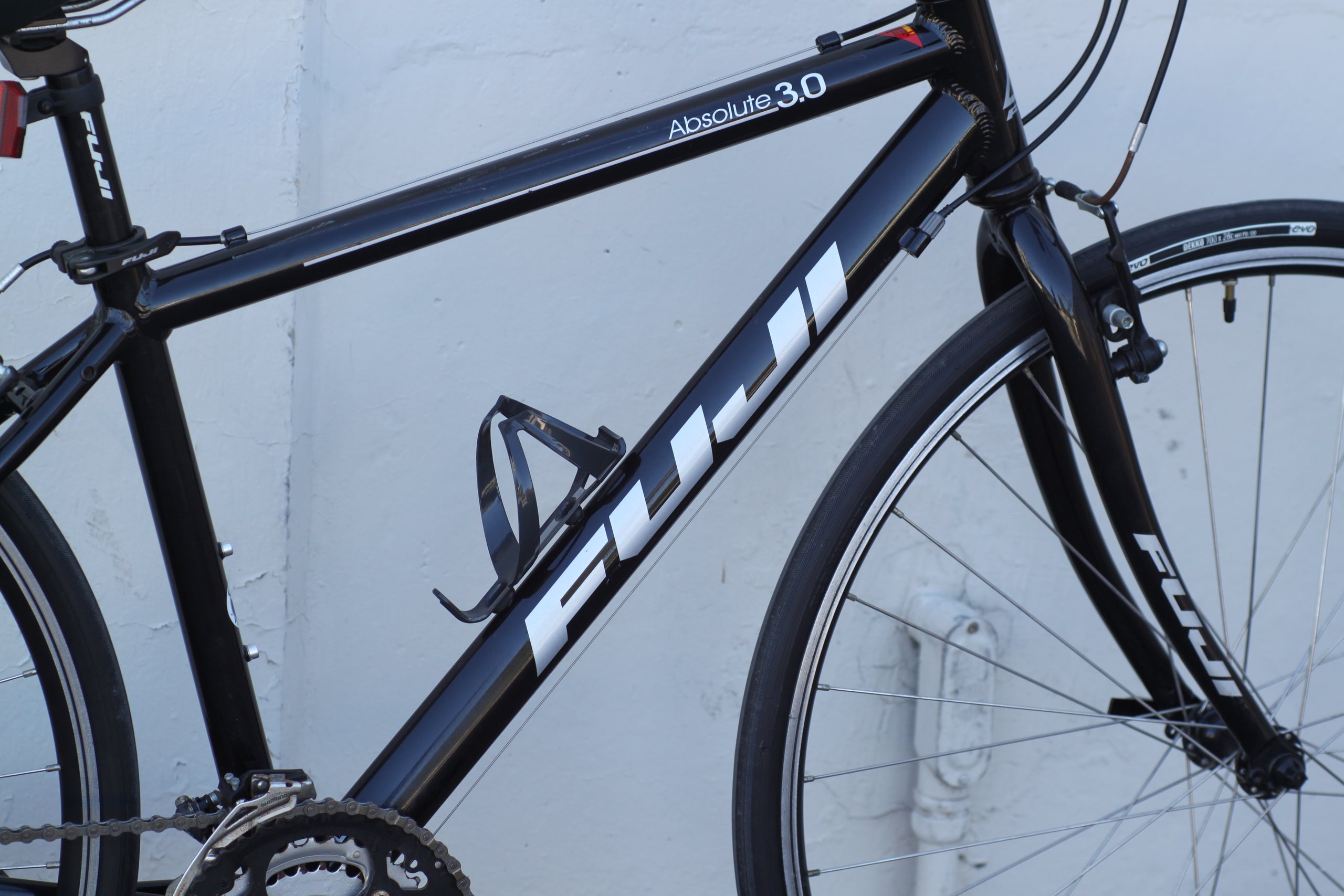 Fuji Absolute 3.0 Commuter Fitness Hybrid with NEW EVO Dekko 700x28c Tires 17 black JFMW