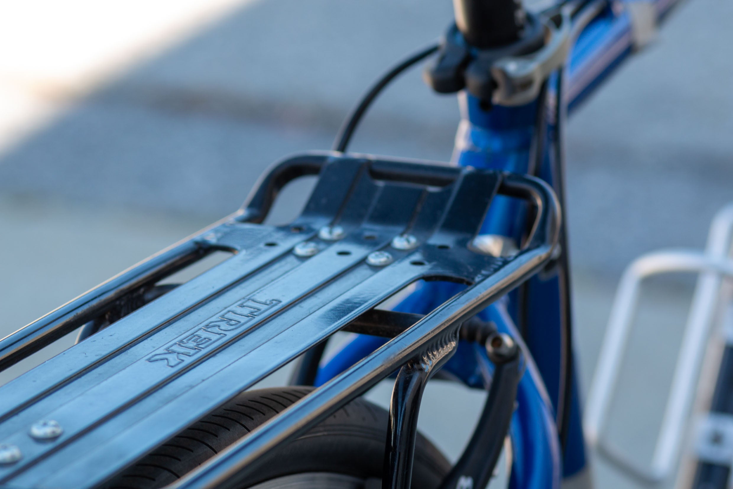 Trek 7700 hybrid bike outlet