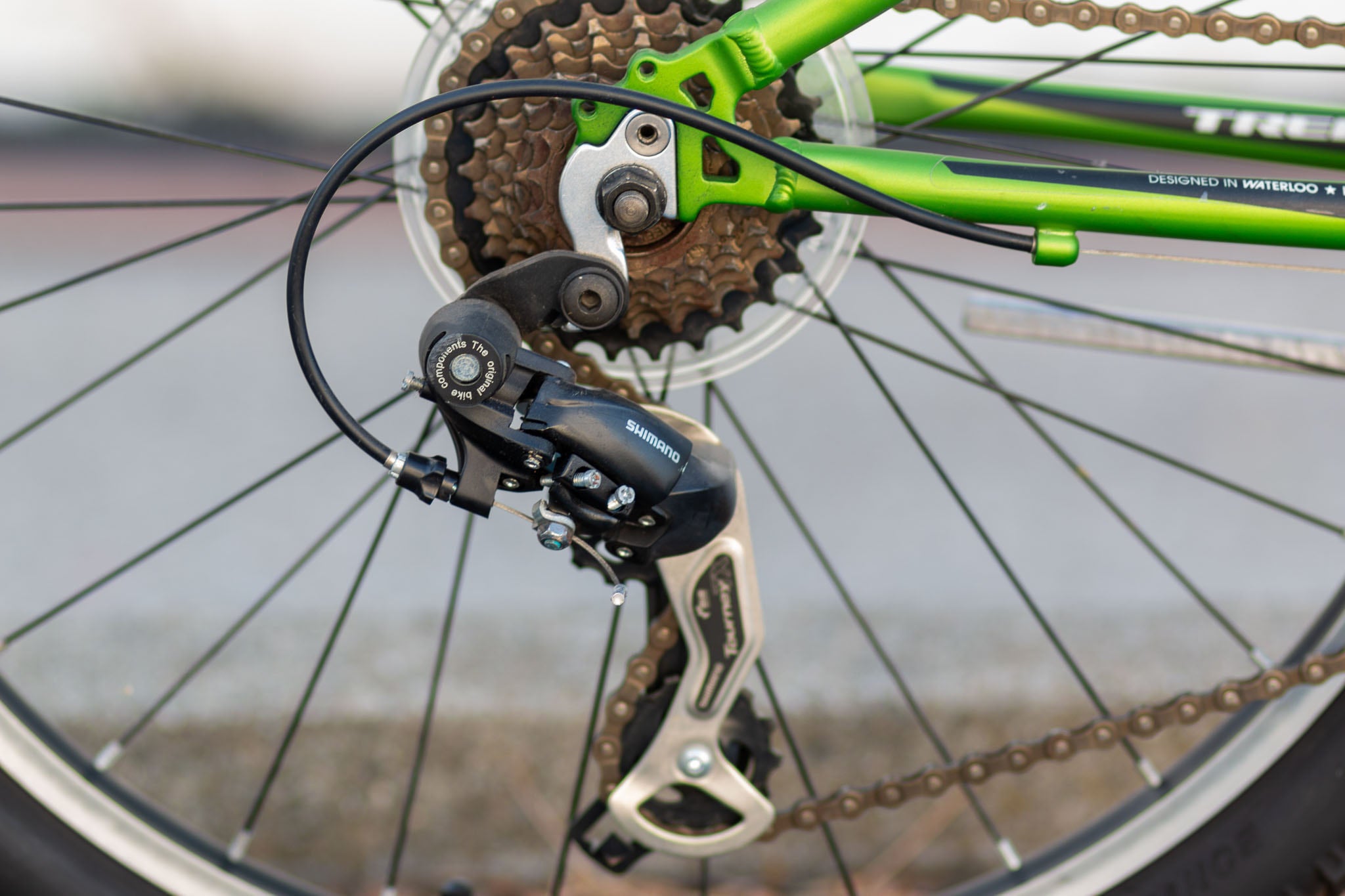Trek MT 220 24 wheel kid s mountain bike Green Like New