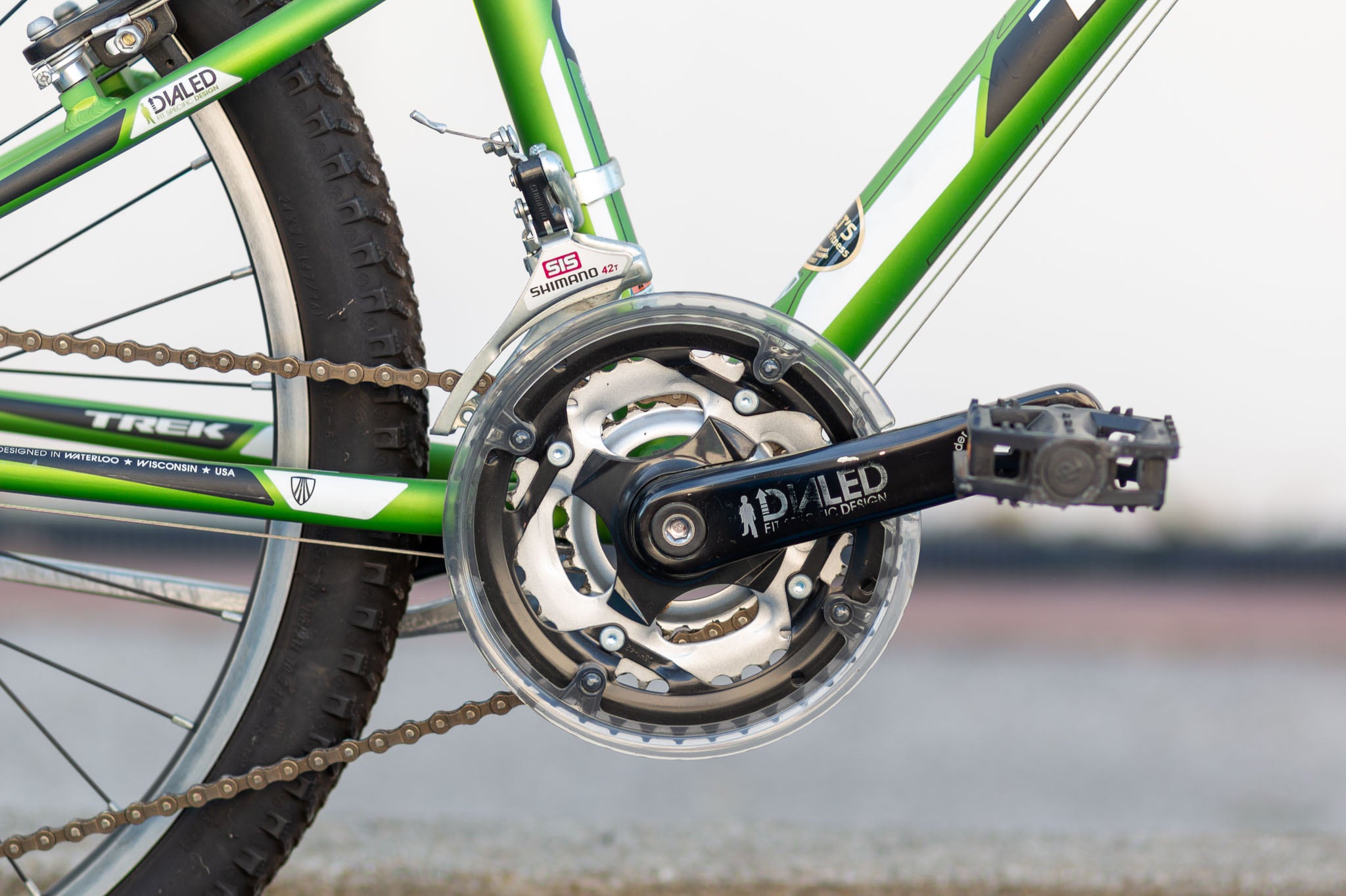 Trek mountain track 220 price cheap