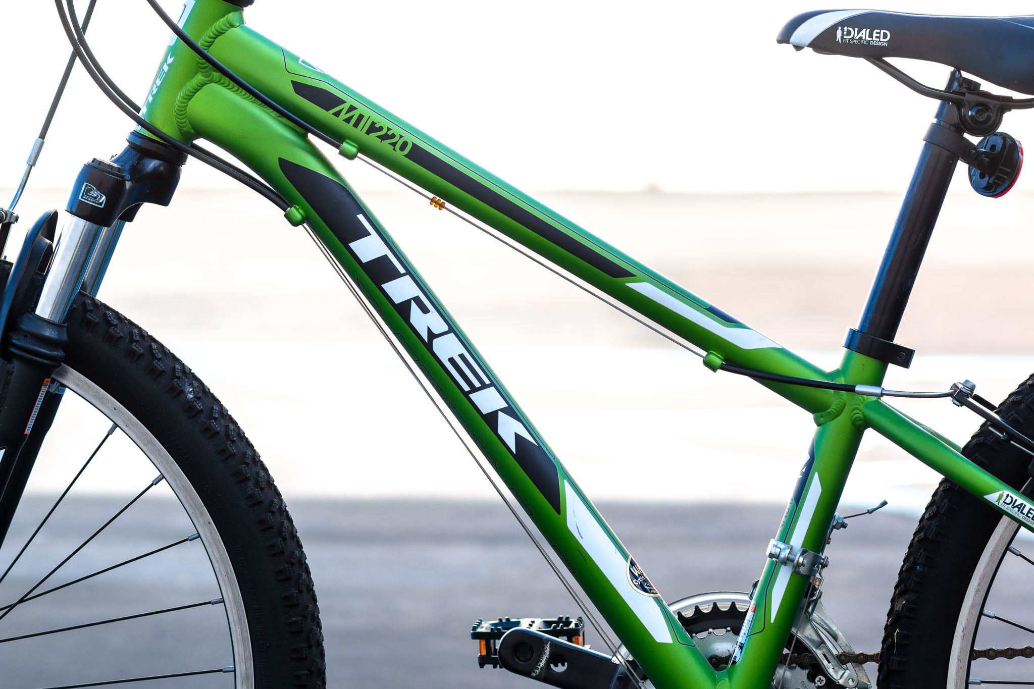 Trek mt on sale 220 price new