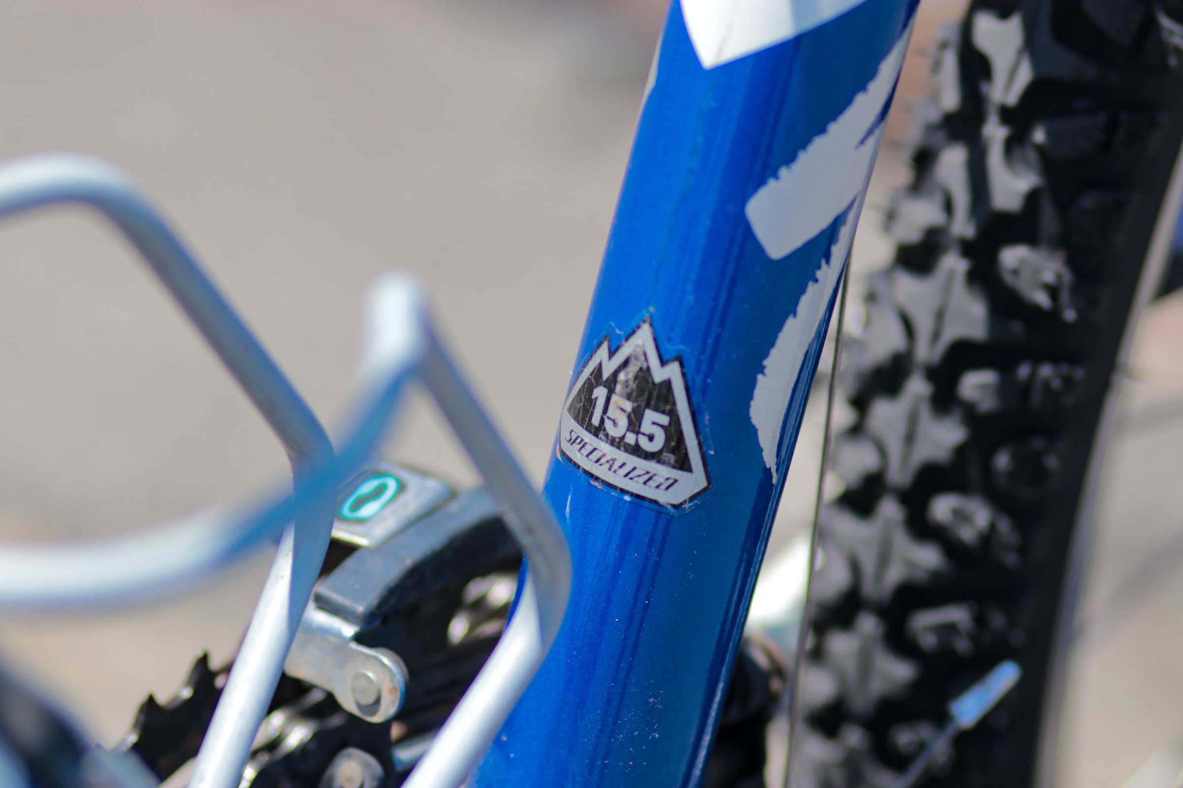 Specialized hardrock blue and hotsell white