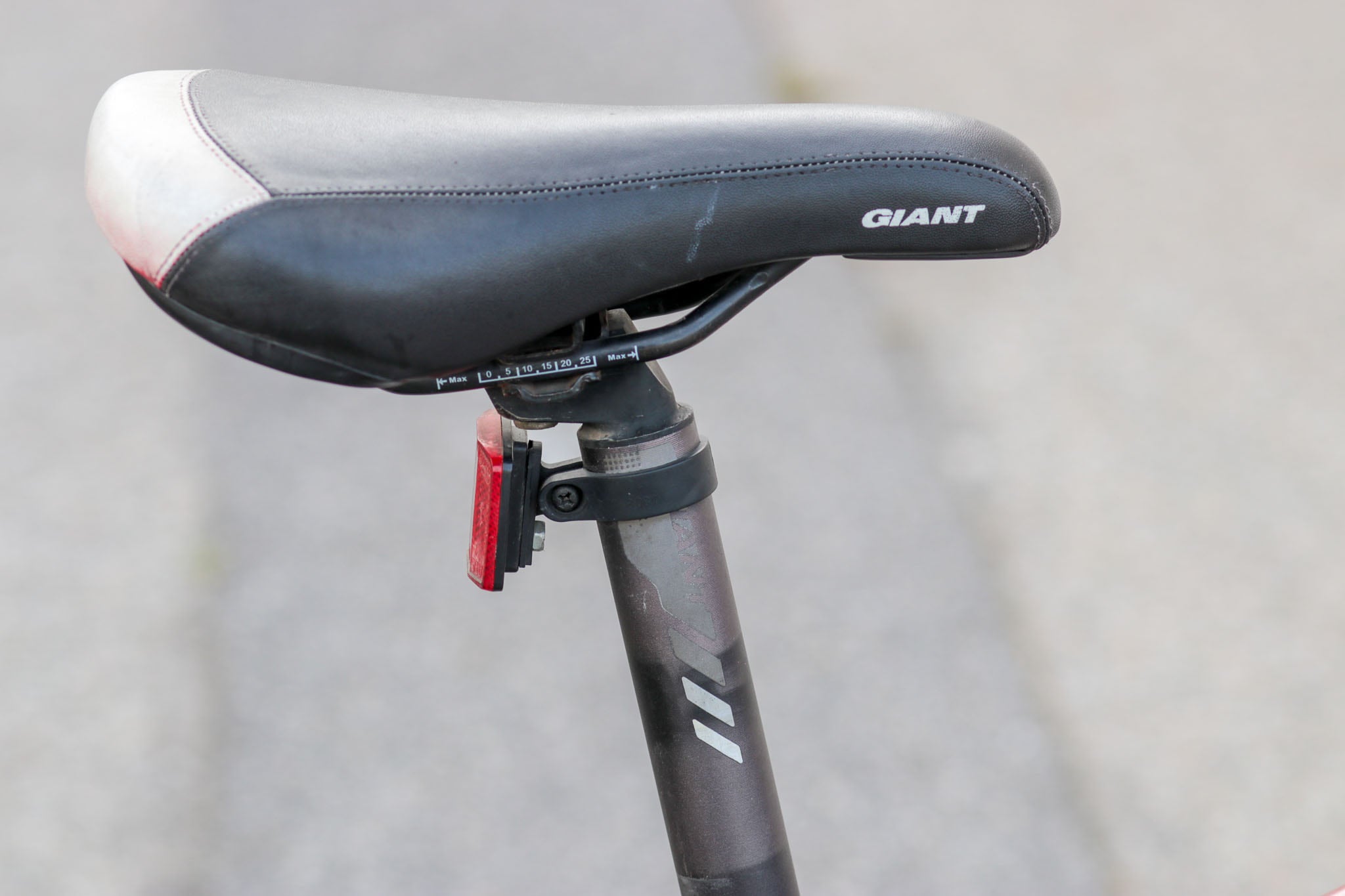 Giant revel xs mountain sales bike