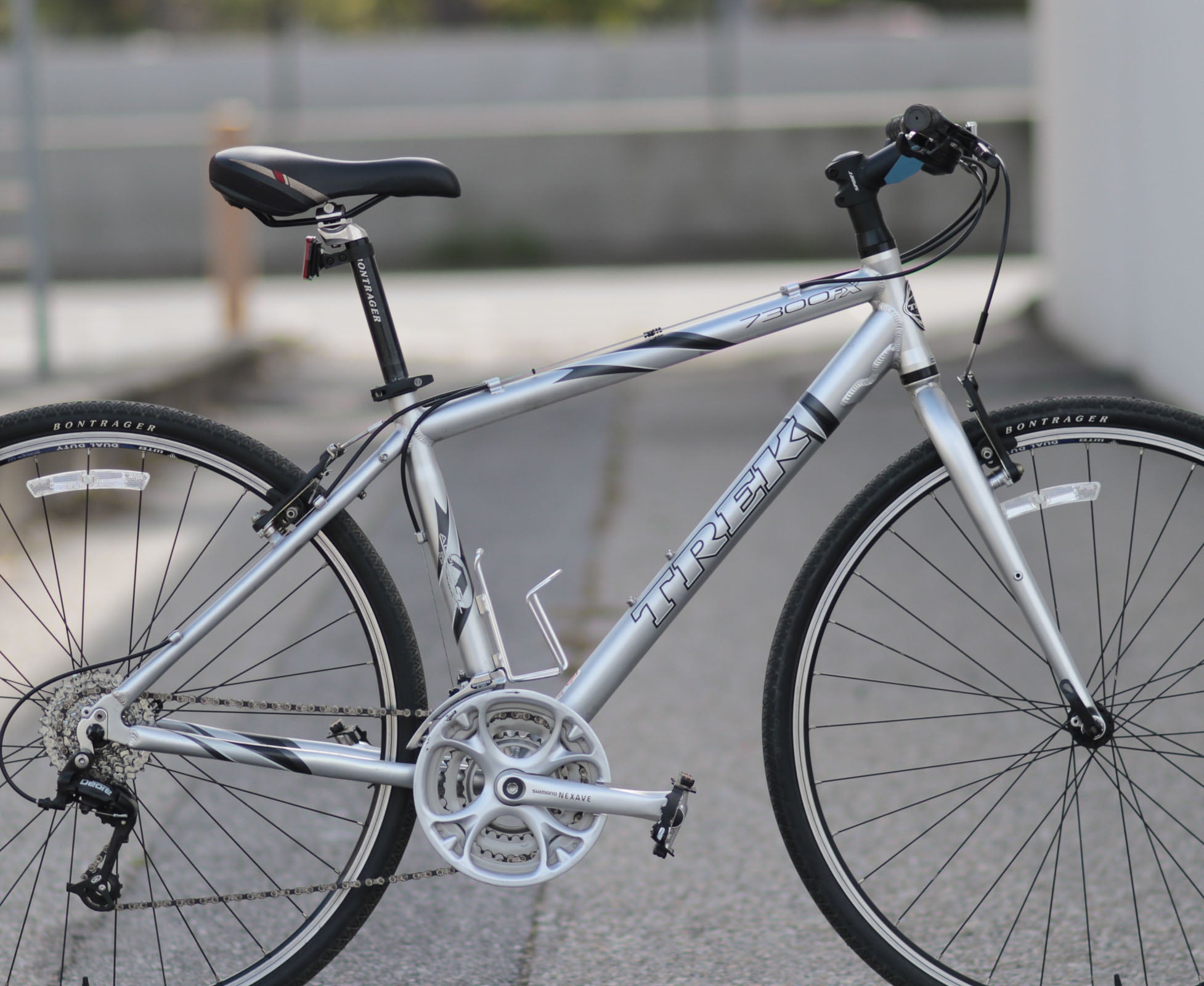Trek 2025 7300 bicycle