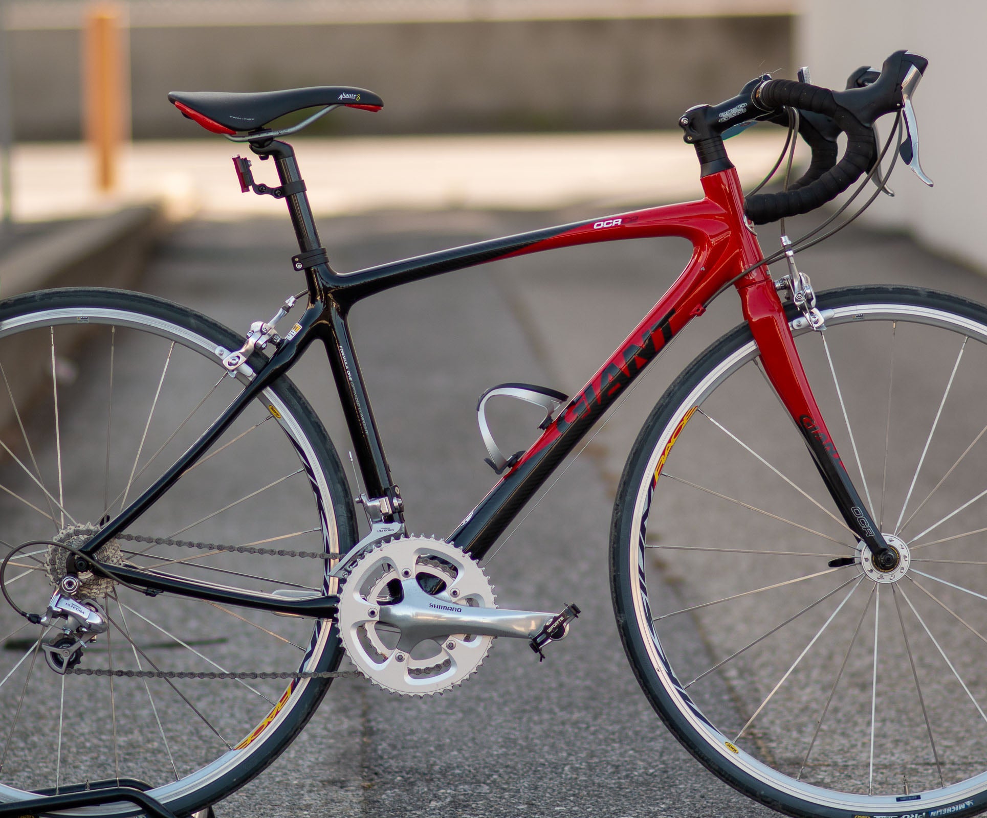 Giant OCR C2 Carbon Road Bike S Red Black with Shimano Ultegra