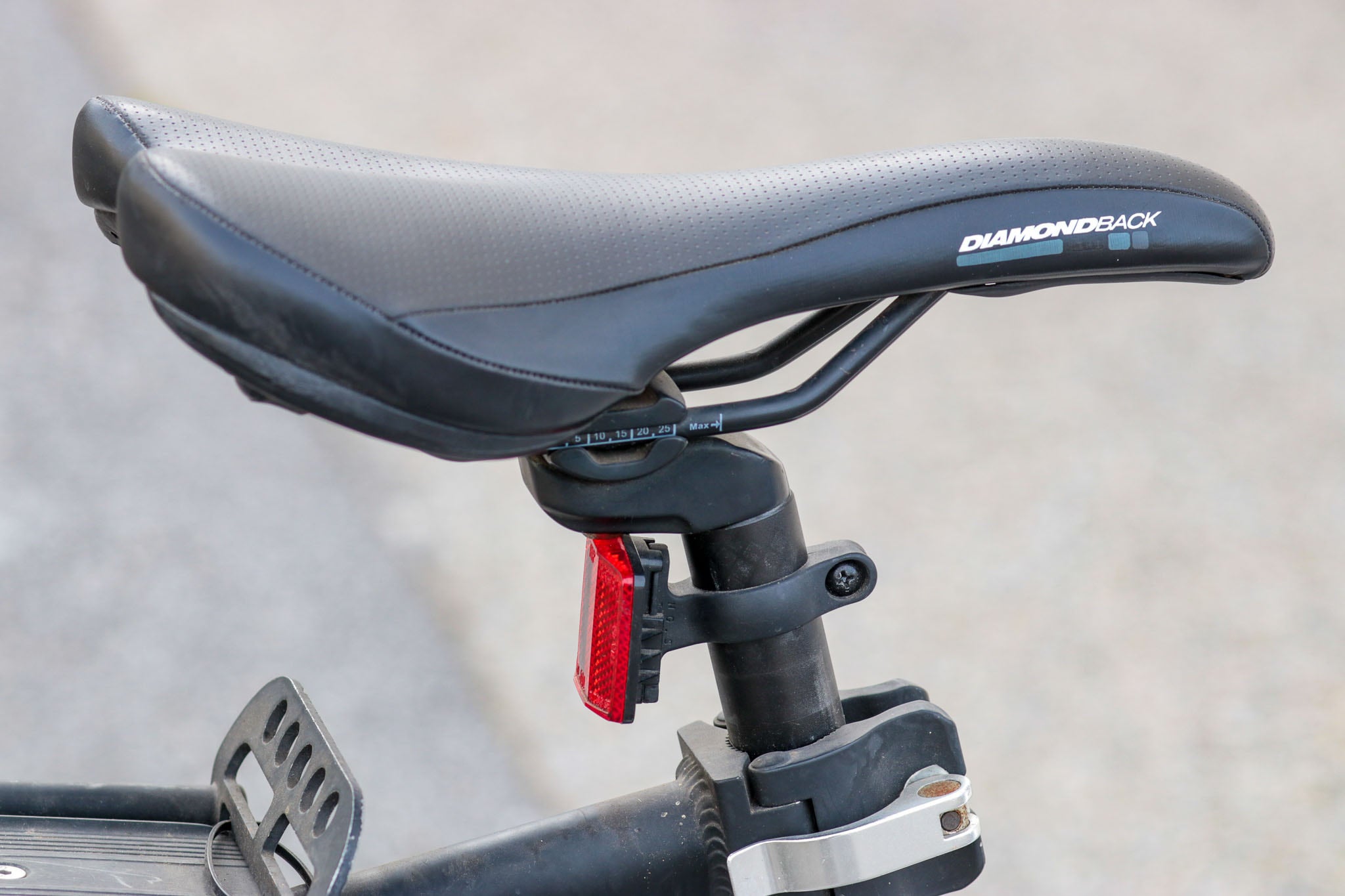 Diamondback Insight Commuter Hybrid Bike White
