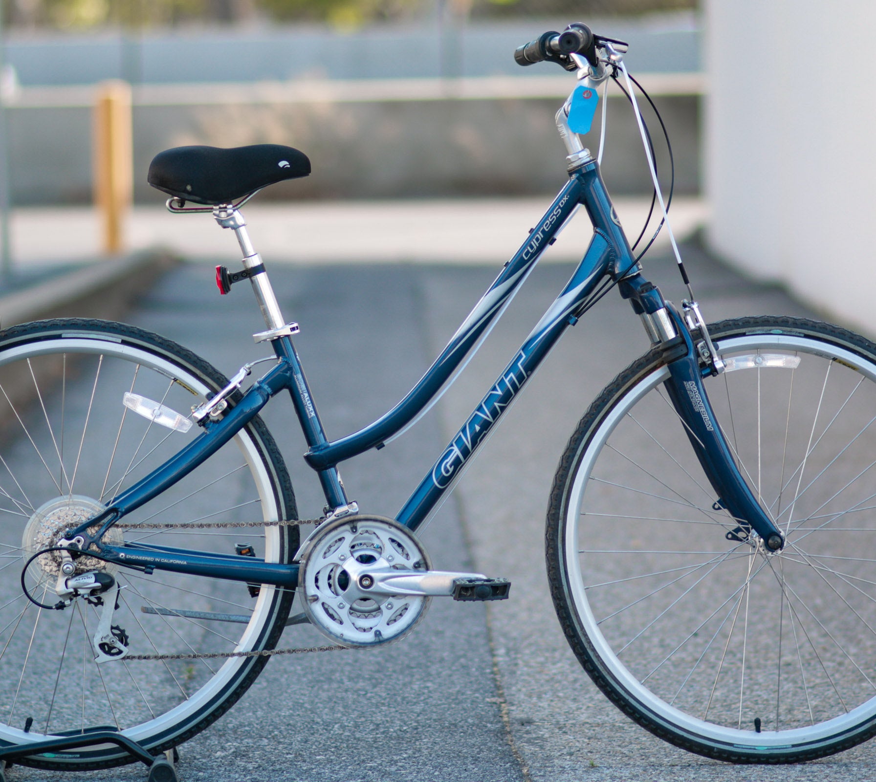 Giant Cypress DX Step Through Hybrid Blue Used Bikes for Sale
